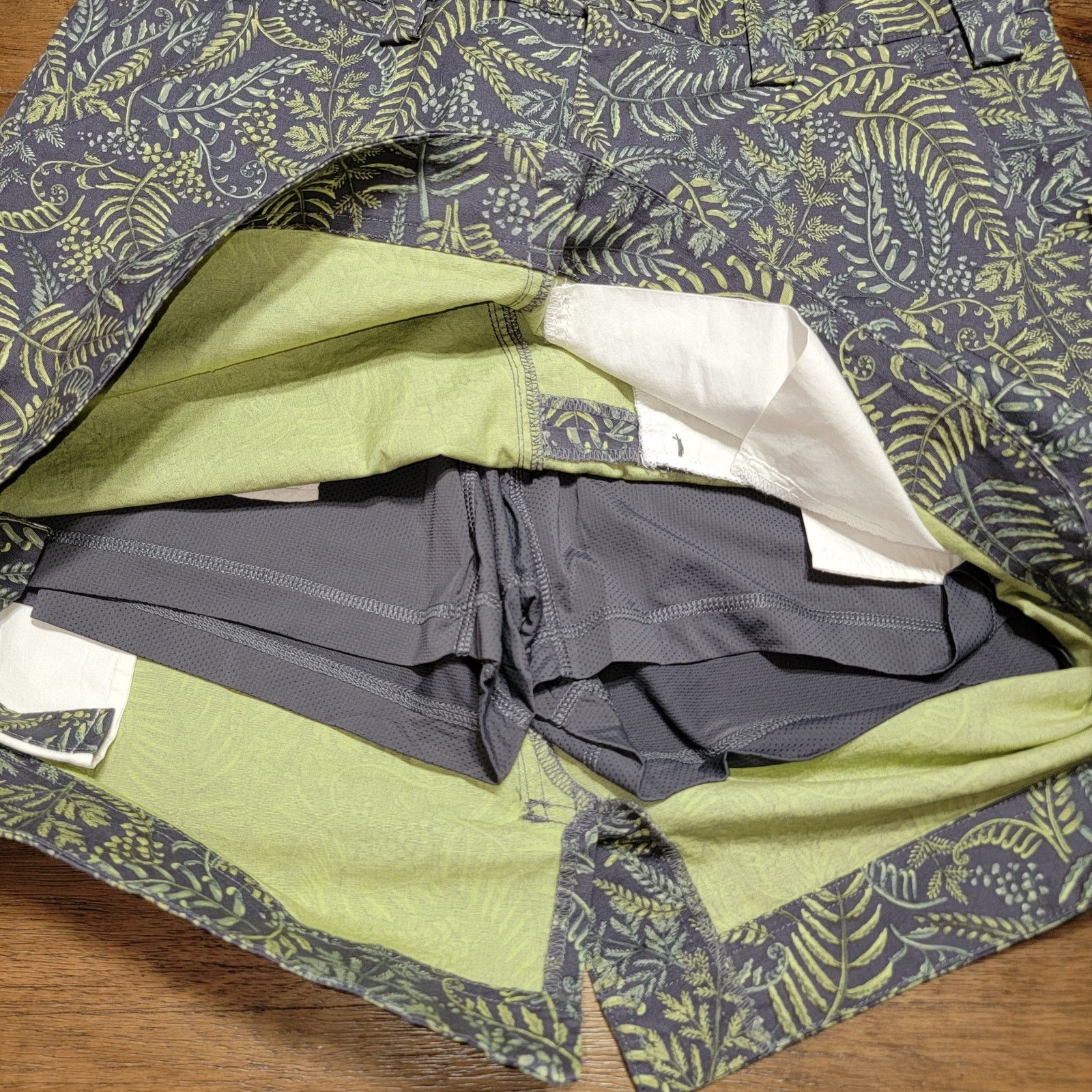 Duluth Trading Company Duluth Trading Co Green Leaves Skort - Size 16 Size 38" / US 16 / IT 52 - 3 Thumbnail