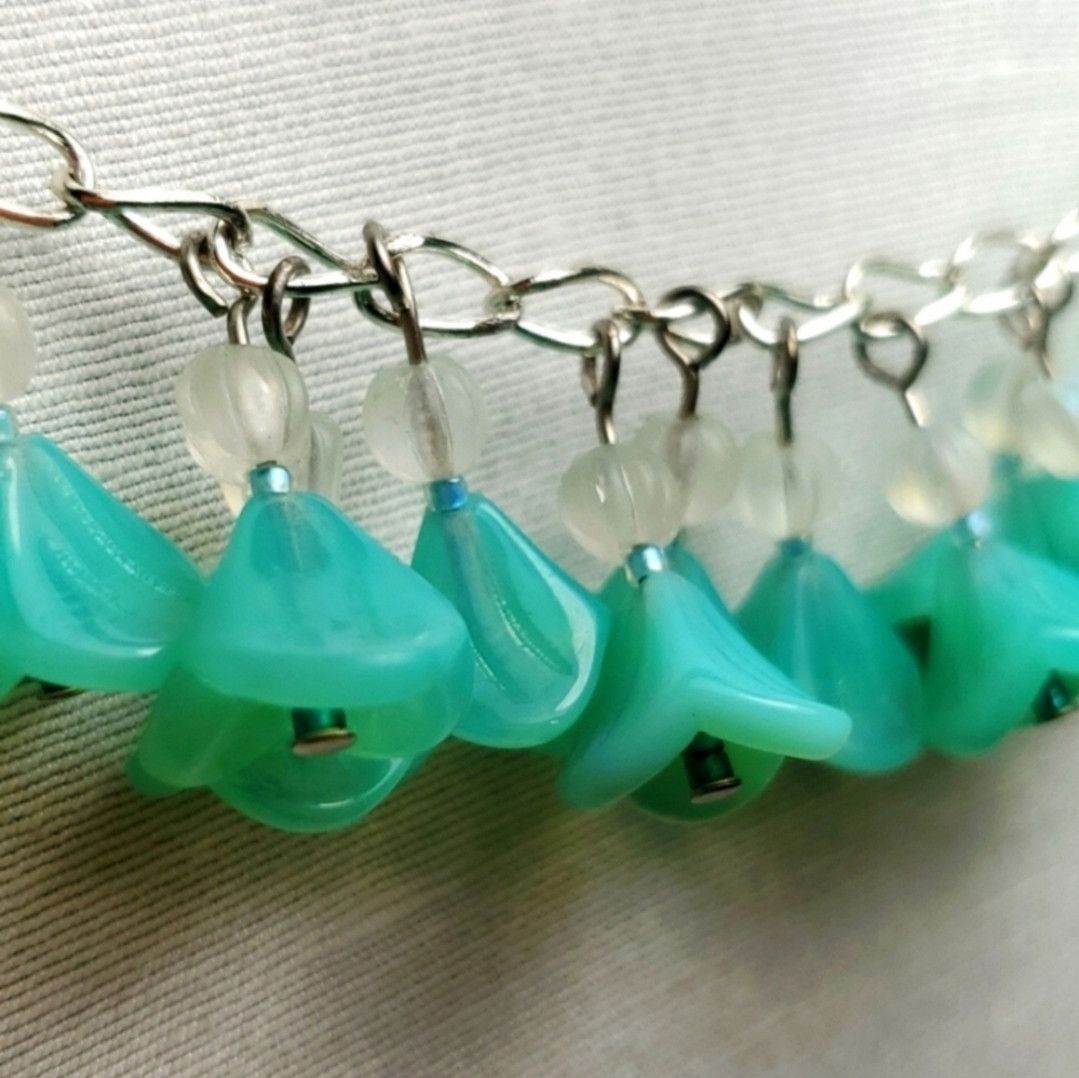 Handmade Charm Bracelet 6.5" Handmade Mint Phosphorus Green Flower Size ONE SIZE - 3 Thumbnail