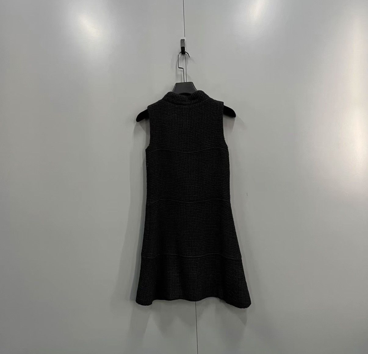 Chanel CHANEL Black Double-breasted Sleeveless Dress J41 Size XS / US 0-2 / IT 36-38 - 2 Thumbnail