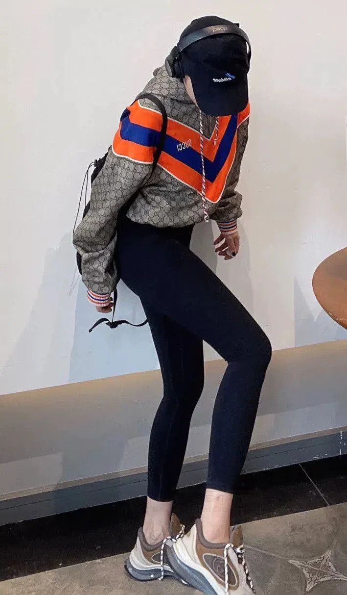 Gucci Gucci Limited Half-Zip Cropped Sweatshirt. Size XS / US 0-2 / IT 36-38 - 7 Thumbnail