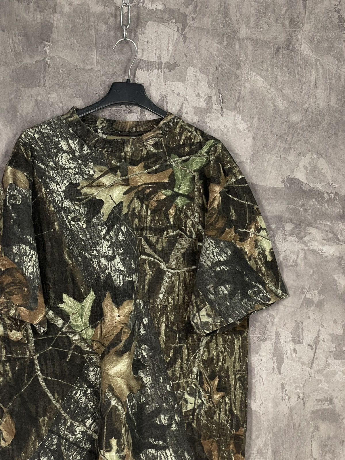 Vintage Crazy vintage y2k realtree camo boxy t-shirt workwear! Size US L / EU 52-54 / 3 - 4 Thumbnail