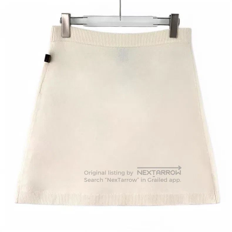 Louis Vuitton Louis Vuitton size m Beige presbyopic leather-label cotton Size 25" / US 0 / IT 36 - 2 Thumbnail