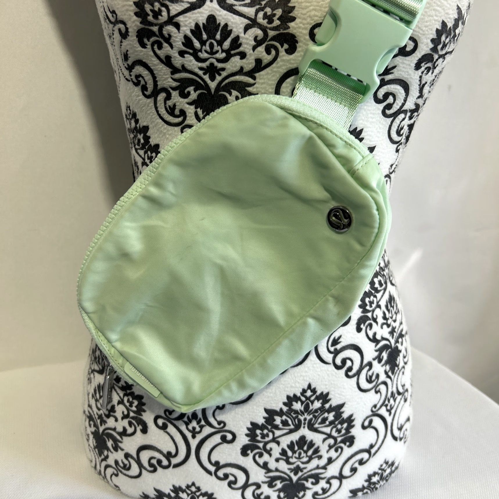 Lululemon LULULEMON Everywhere Belt Bag Women Mint Green Nylon Size ONE SIZE - 2 Thumbnail