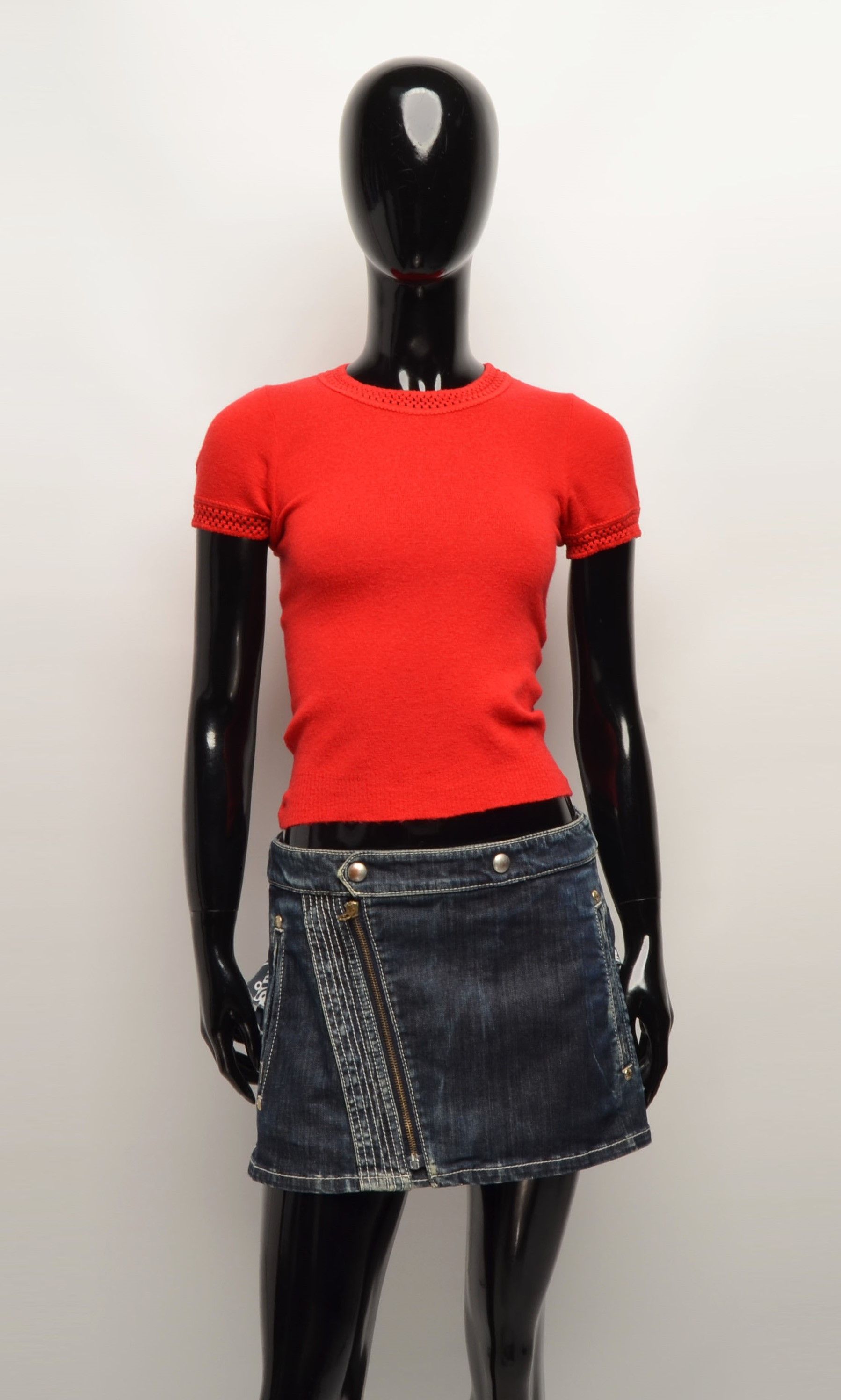 Hanro Vintage Hanro of Switzerland 80's Red Pure Wool Top T-shirt Size XS / US 0-2 / IT 36-38 - 2 Thumbnail