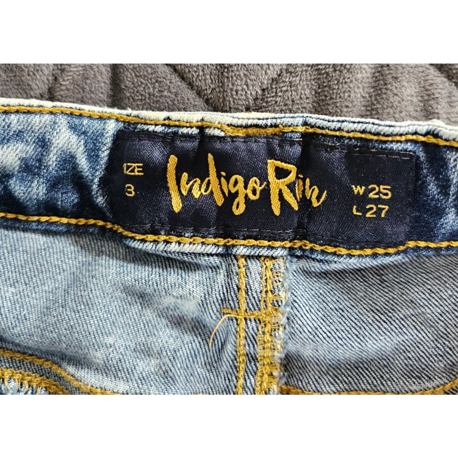 Vintage Indigo Rein Jeans Juniors 3 Blue Capri Cut Off Cropped Light Wash Distressed Size 26" / US 2 / IT 38 - 3 Thumbnail