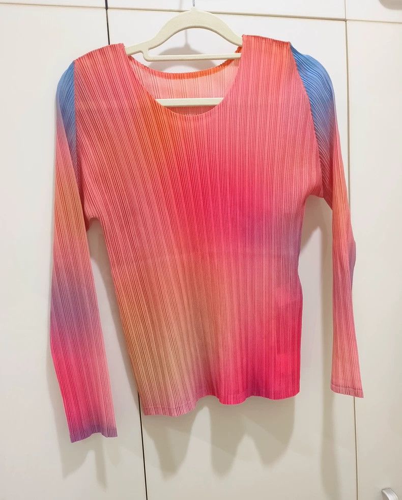Issey Miyake Issey Miyake Iridescent round-neck top Size L / US 10 / IT 46 - 1 Thumbnail