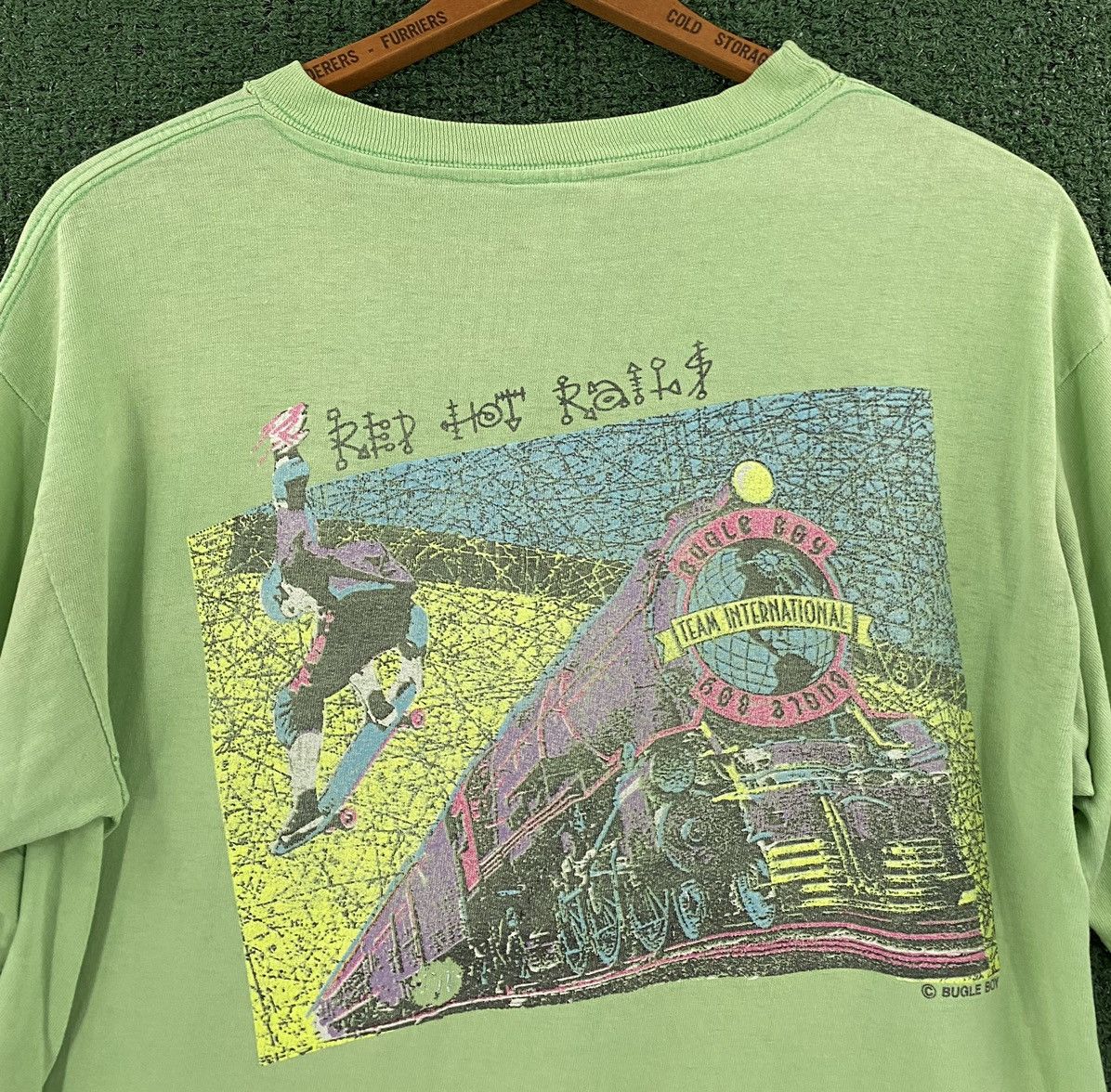 Bugle Boy VTG 90’s Bugle Boy Skateboard Hot Rails Distressed T-Shirt Size US M / EU 48-50 / 2 - 2 Thumbnail