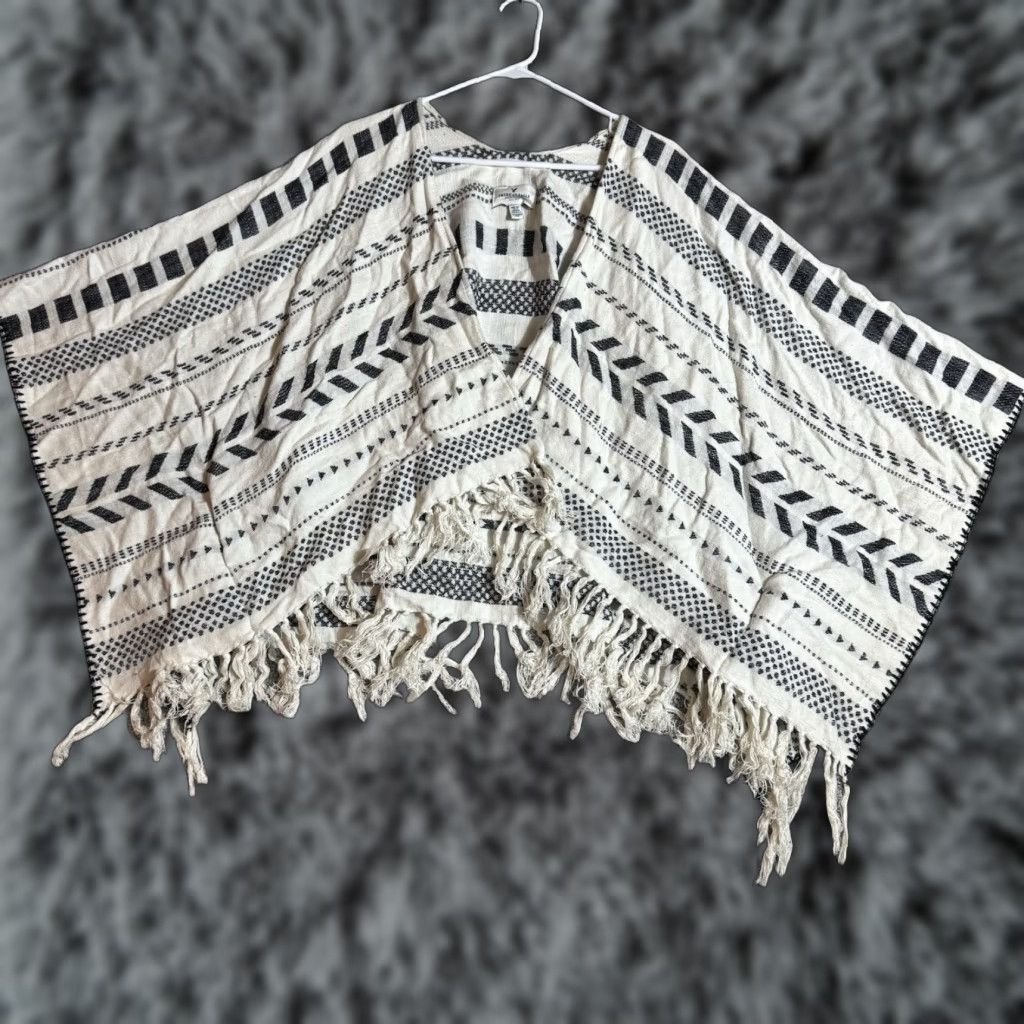 American Eagle Poncho Sweater One Size Boho Southwestern Aztec Fringed Lagenlook 100% Cotton