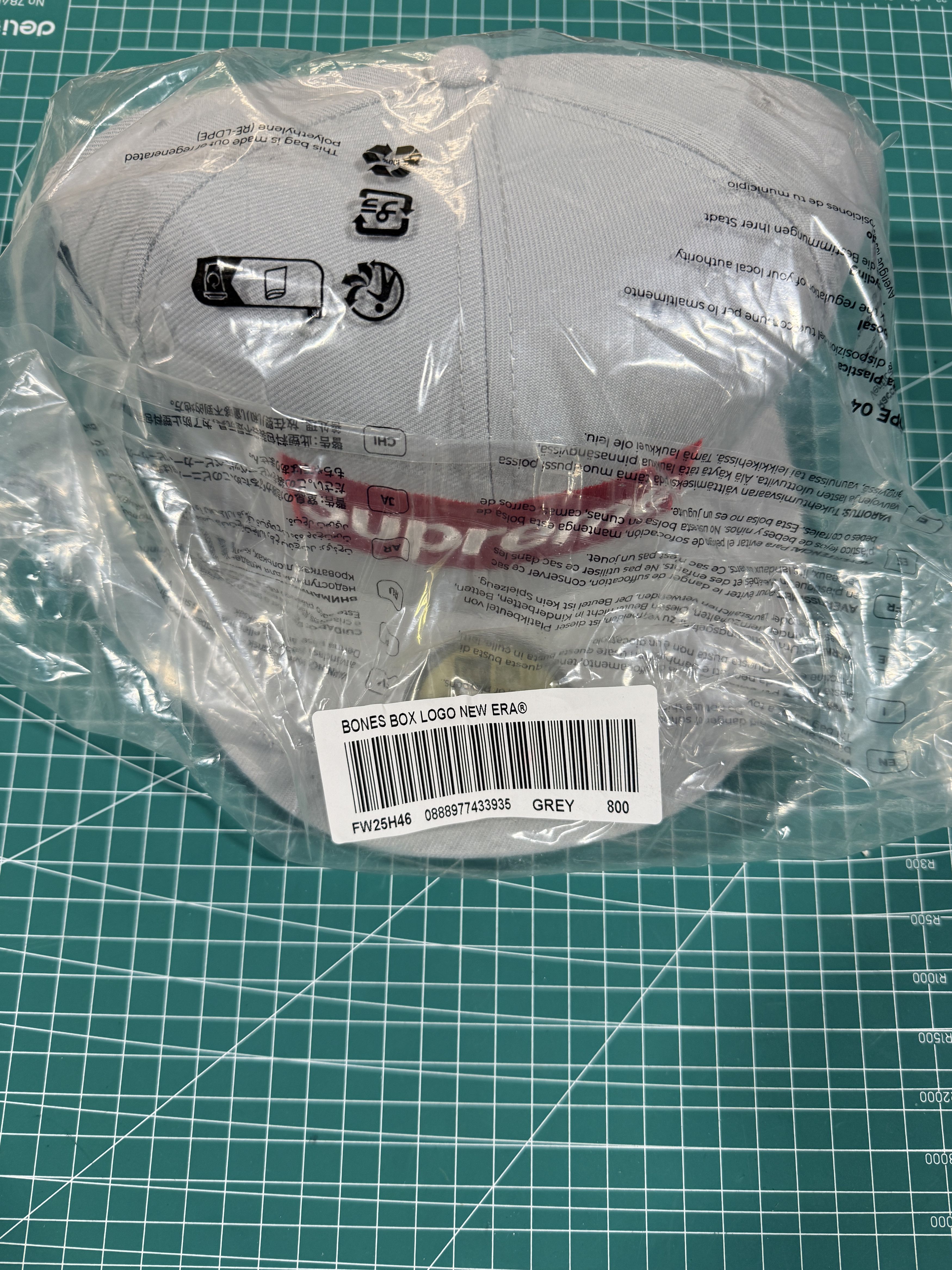 Other Supreme Bones Box Logo New Era 59Fifty Hat Grey 8 Size ONE SIZE - 4 Thumbnail