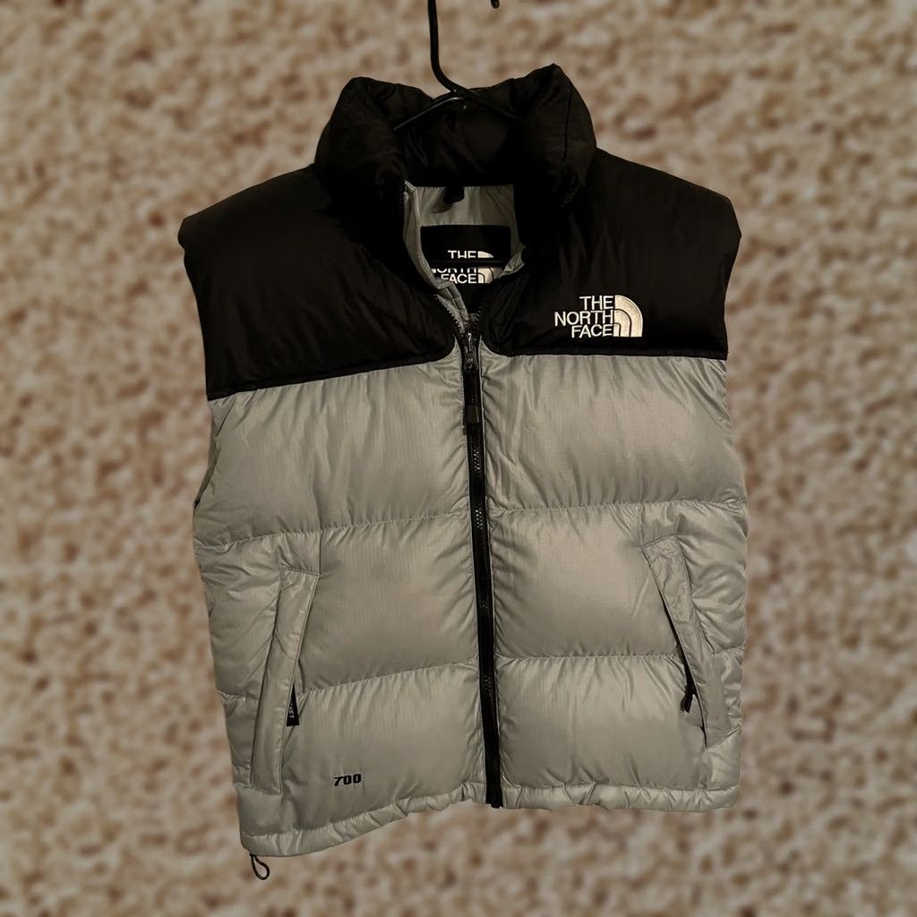 The North Face VINTAGE The North Face Neptuse 700 Goose Down Gray/Black Puffer Vest Women's S Jacket Size S / US 4 / IT 40 - 1 Thumbnail