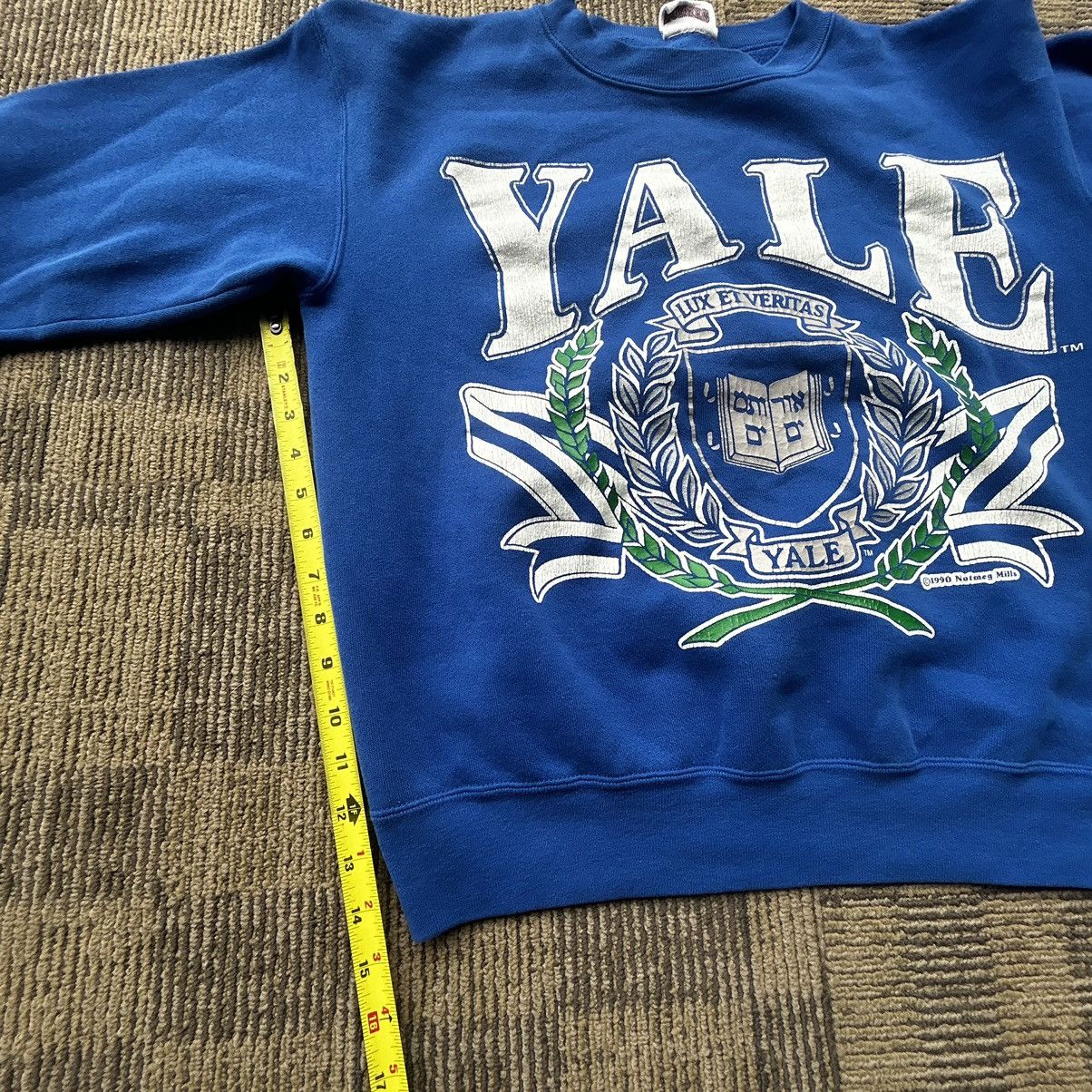 Nutmeg Vintage 90’s Yale University Blue Spell-Out Crewneck Size M / US 6-8 / IT 42-44 - 7 Thumbnail
