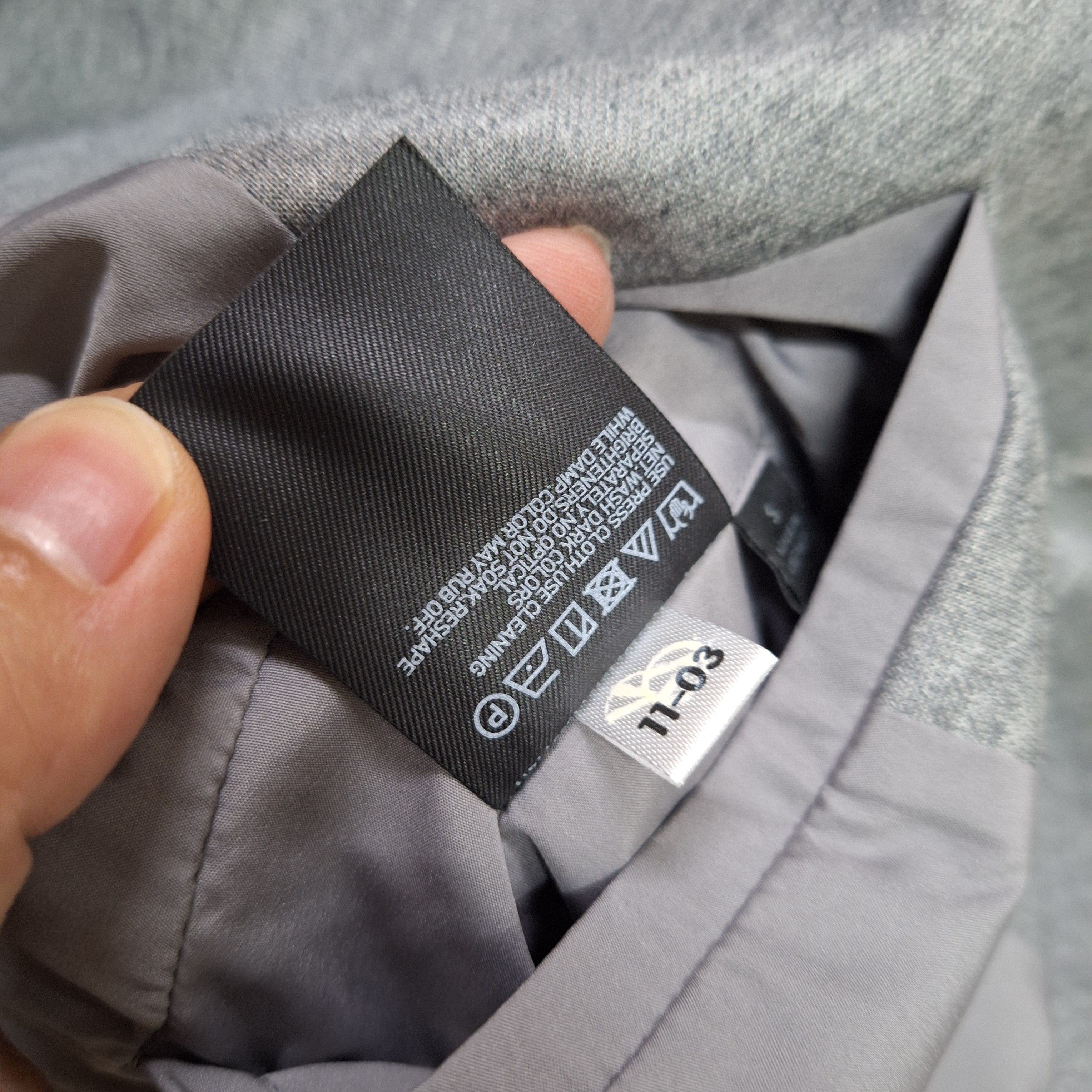 Uniqlo Uniqlo Comfort Light Jacket/Blazer Size US S / EU 44-46 / 1 - 7 Thumbnail