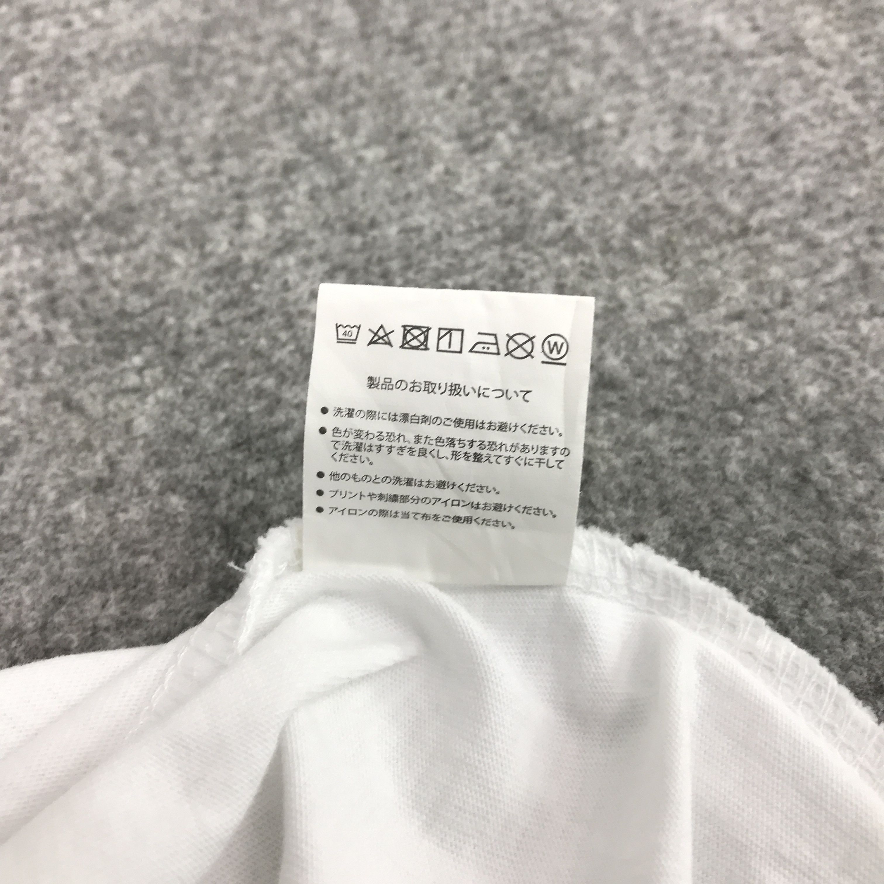Japanese Brand VTG HELLO KITTY CARTON JAPAN TSHIRTS Size US L / EU 52-54 / 3 - 12 Thumbnail