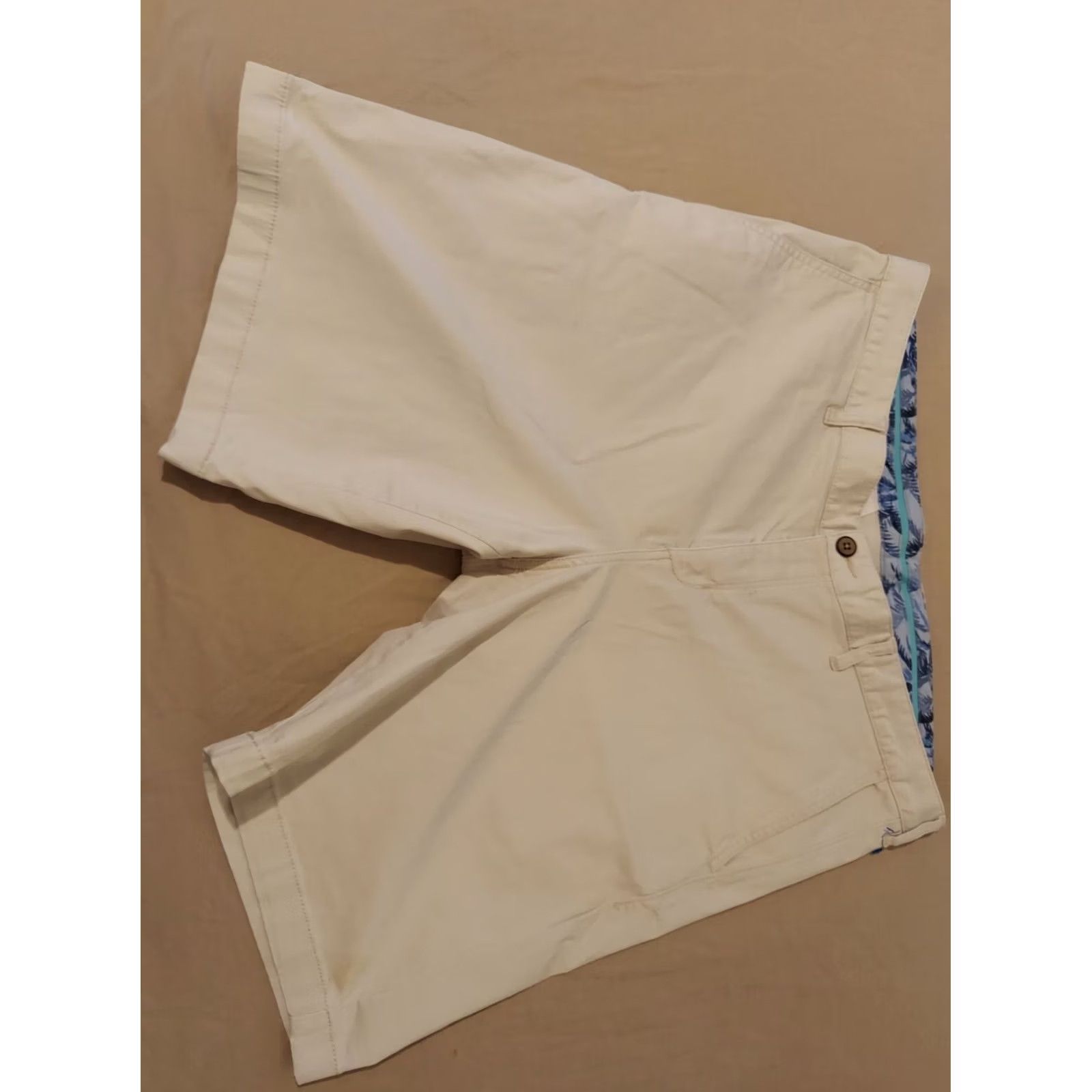 Tommy Bahama Tommy Bahama Shorts Mens Chino Cotton Beige 36 Regular 36 38 Khaki Pants Size US 36 / EU 52 - 2 Thumbnail