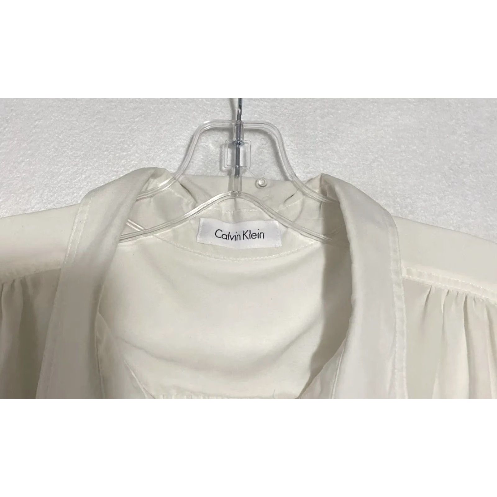 Calvin Klein Calvin Klein Button Shirt Women's M White Solid Shirt Short Sleeve Collared Button-Up CK Button Shirt Mens? Size M / US 6-8 / IT 42-44 - 5 Thumbnail