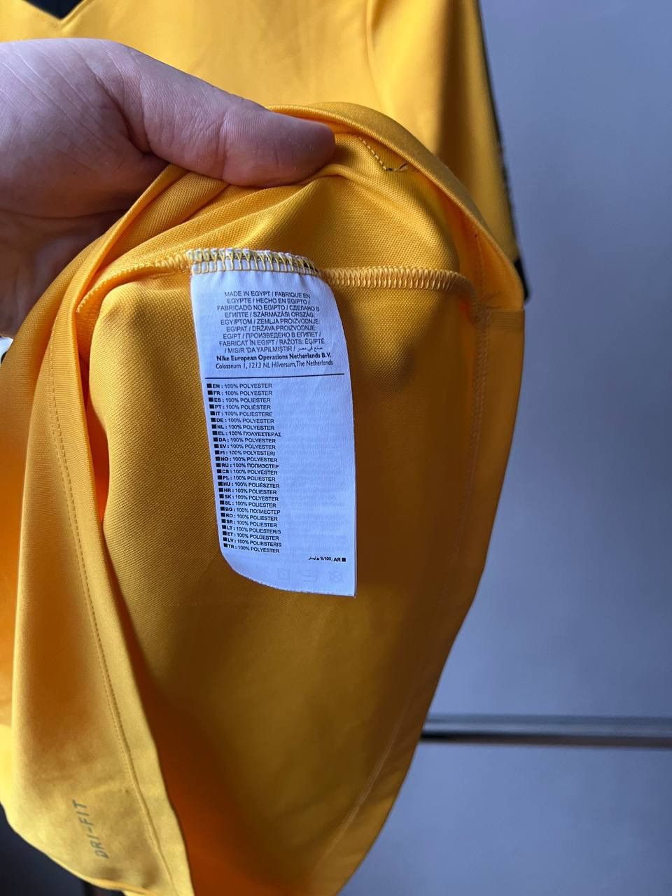 Nike 2016/17 BSC YOUNG BOYS HOME SOCCER JERSEY FOOTBALL SHIRT M Size US M / EU 48-50 / 2 - 12 Thumbnail