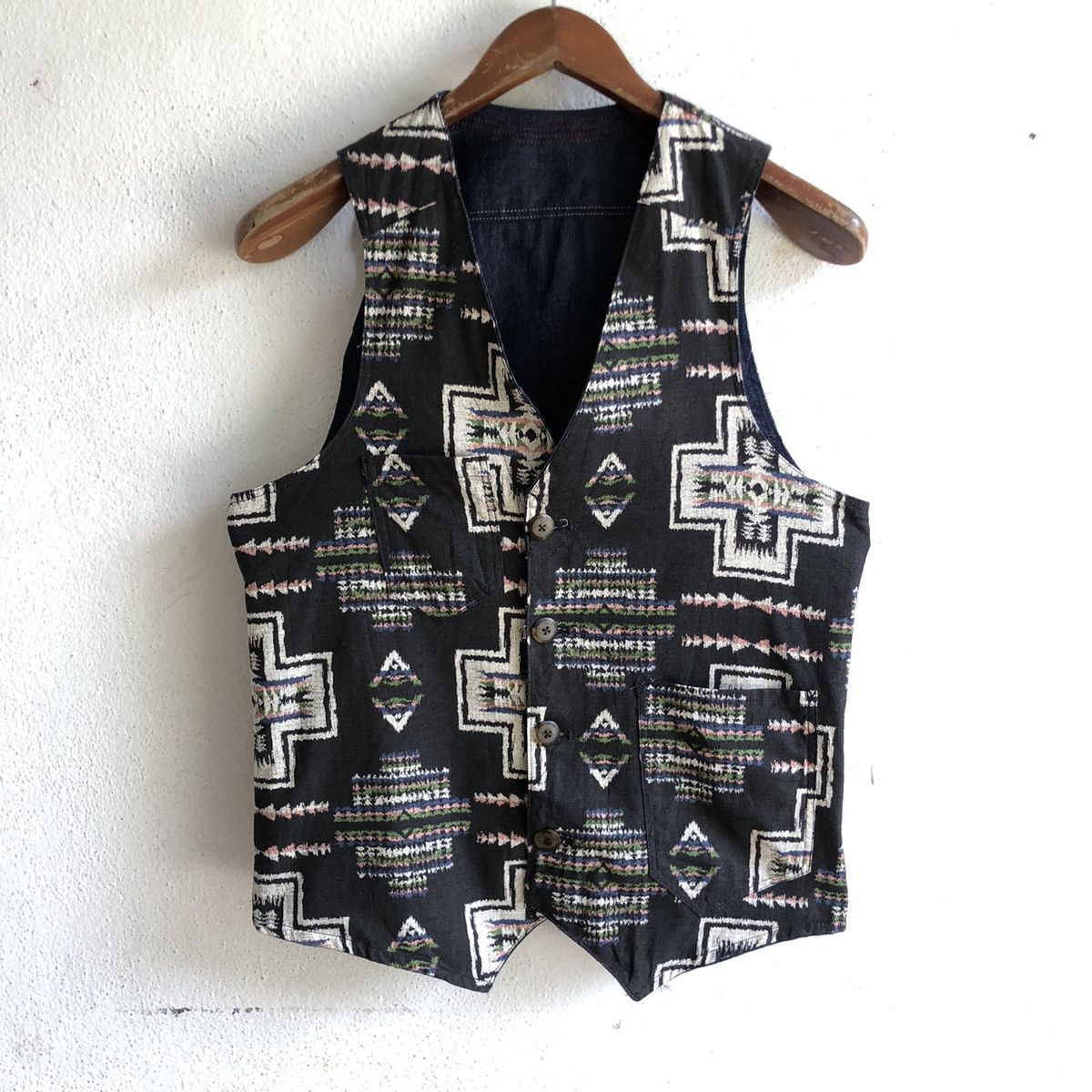 Japanese Brand reversible navajo japanese vests Size US S / EU 44-46 / 1 - 2 Thumbnail