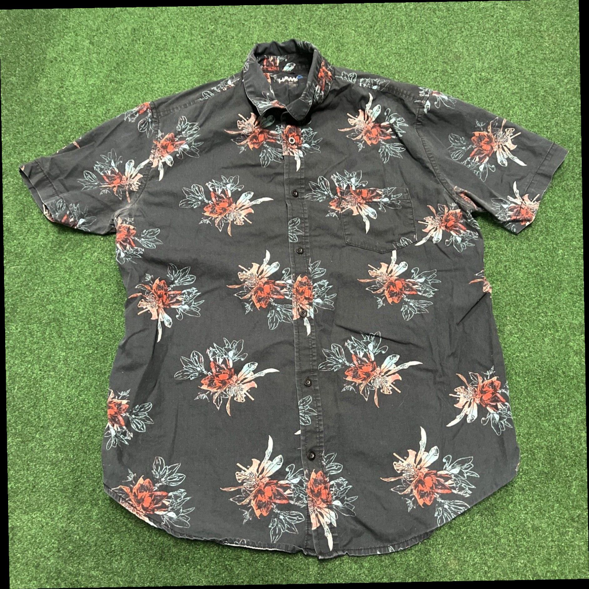 Vintage Tony Hawk Men's Red Flowers Short Sleeve Shirt Size XXL Size US XXL / EU 58 / 5 - 1 Thumbnail