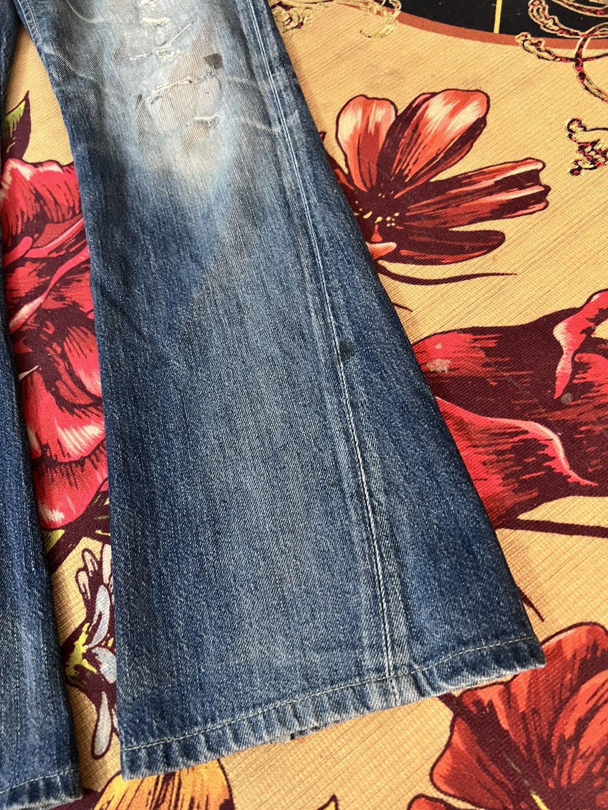 Edwin × Japanese Brand × Vintage 💥FLARE 💥VINTAGE EDWIN BLUE TRIP SUN DISTRESSED JEANS Size US 31 - 4 Thumbnail