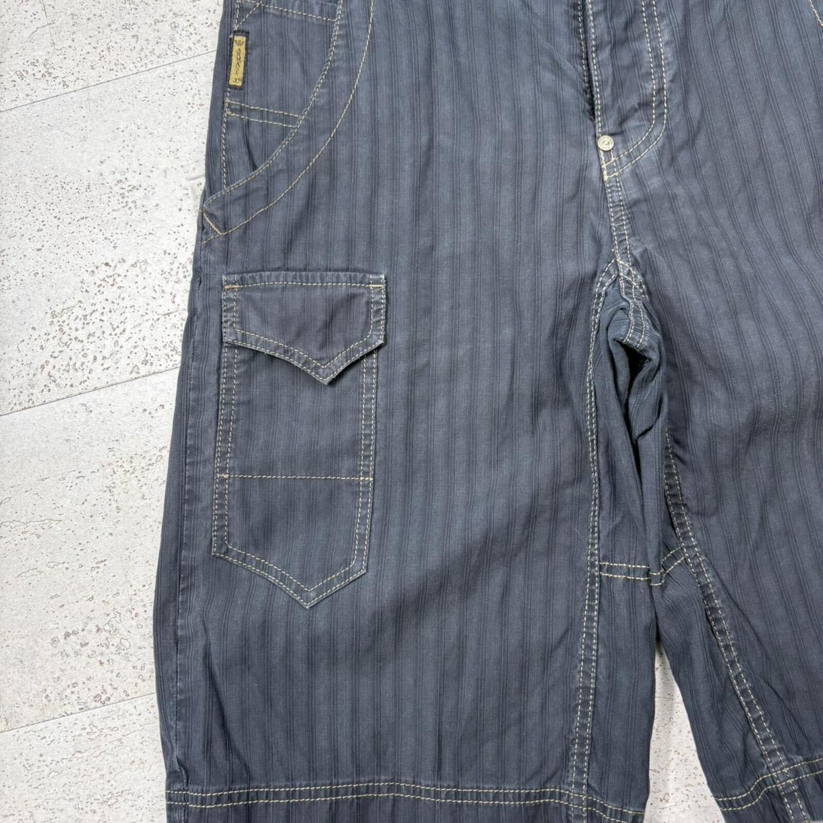 Armani 90’s Armani Jeans Cargo Shorts (28”) Size US 28 / EU 44 - 3 Thumbnail