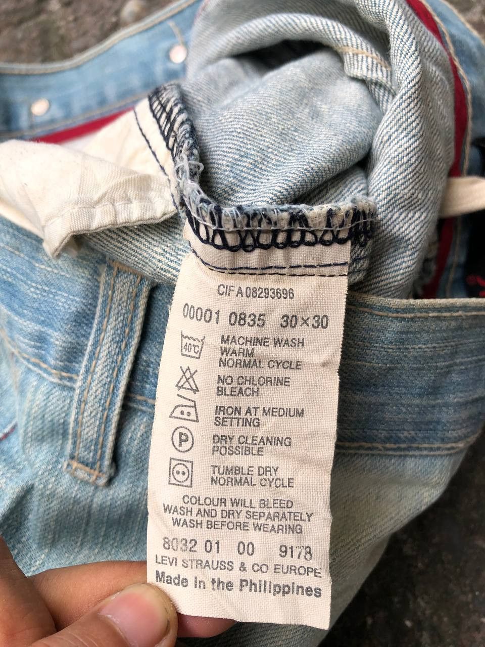 Levi's Vintage Clothing Vintage Thrashed Levi's Engineered Jeans Size US 30 / EU 46 - 7 Thumbnail