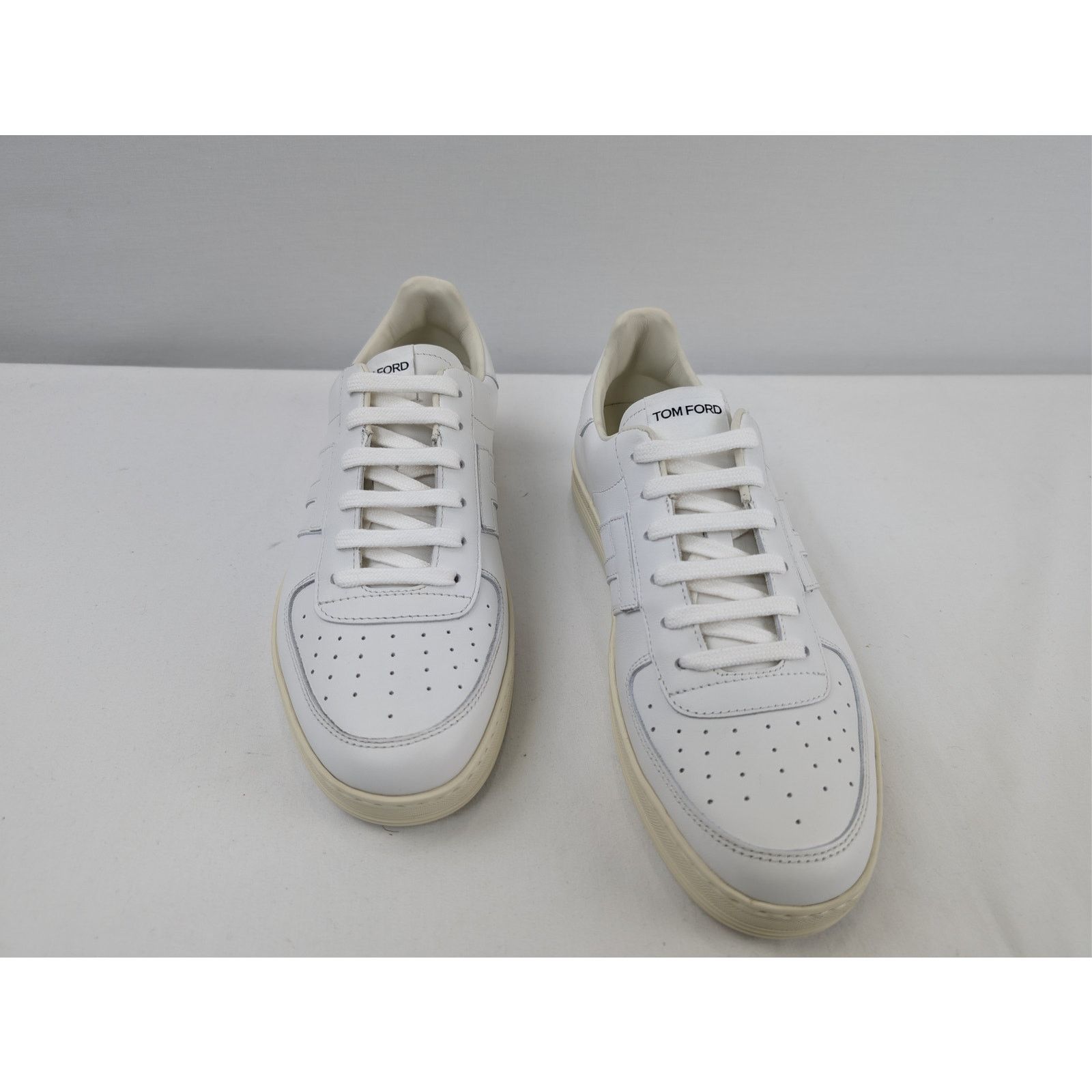 Tom Ford o1rshd1 Classic Radcliffe leather low-top sneaker in white Size US 6 / EU 39 - 6 Thumbnail