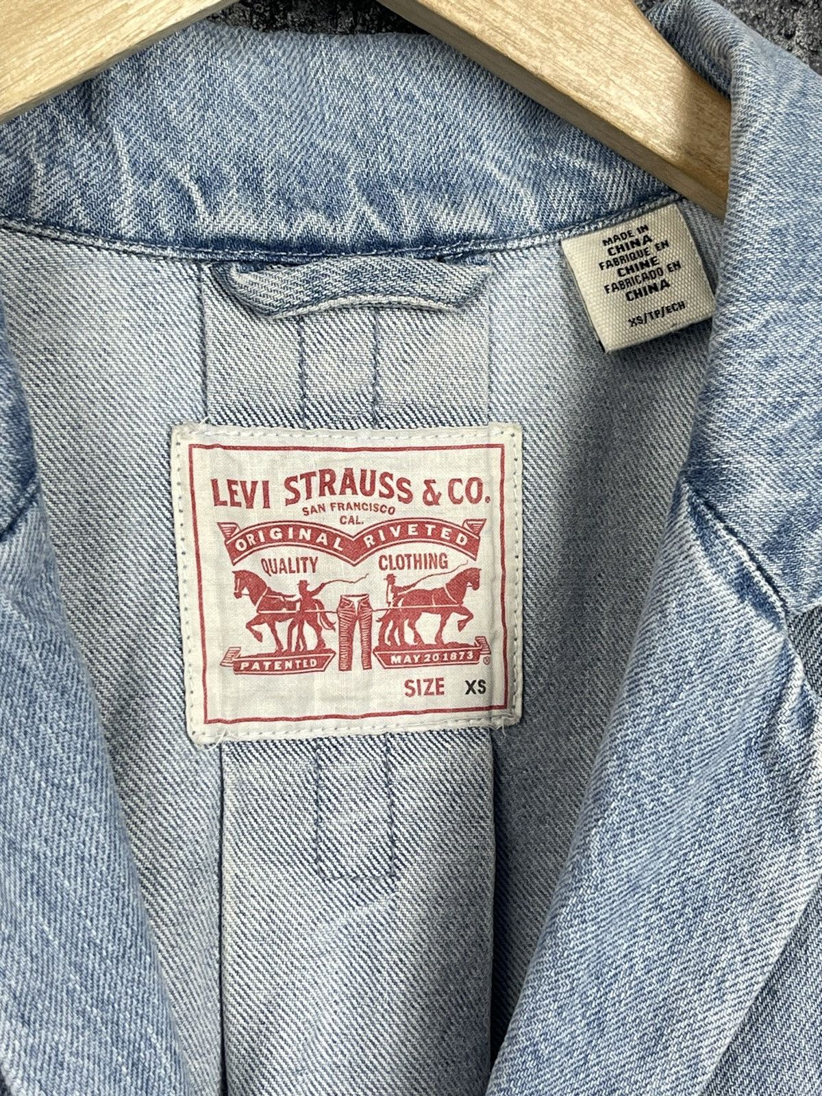 Levi's Vintage Clothing Levi’s Washed Blue Denim Long Coat Women’s Jacket Size XS Size XS / US 0-2 / IT 36-38 - 7 Thumbnail