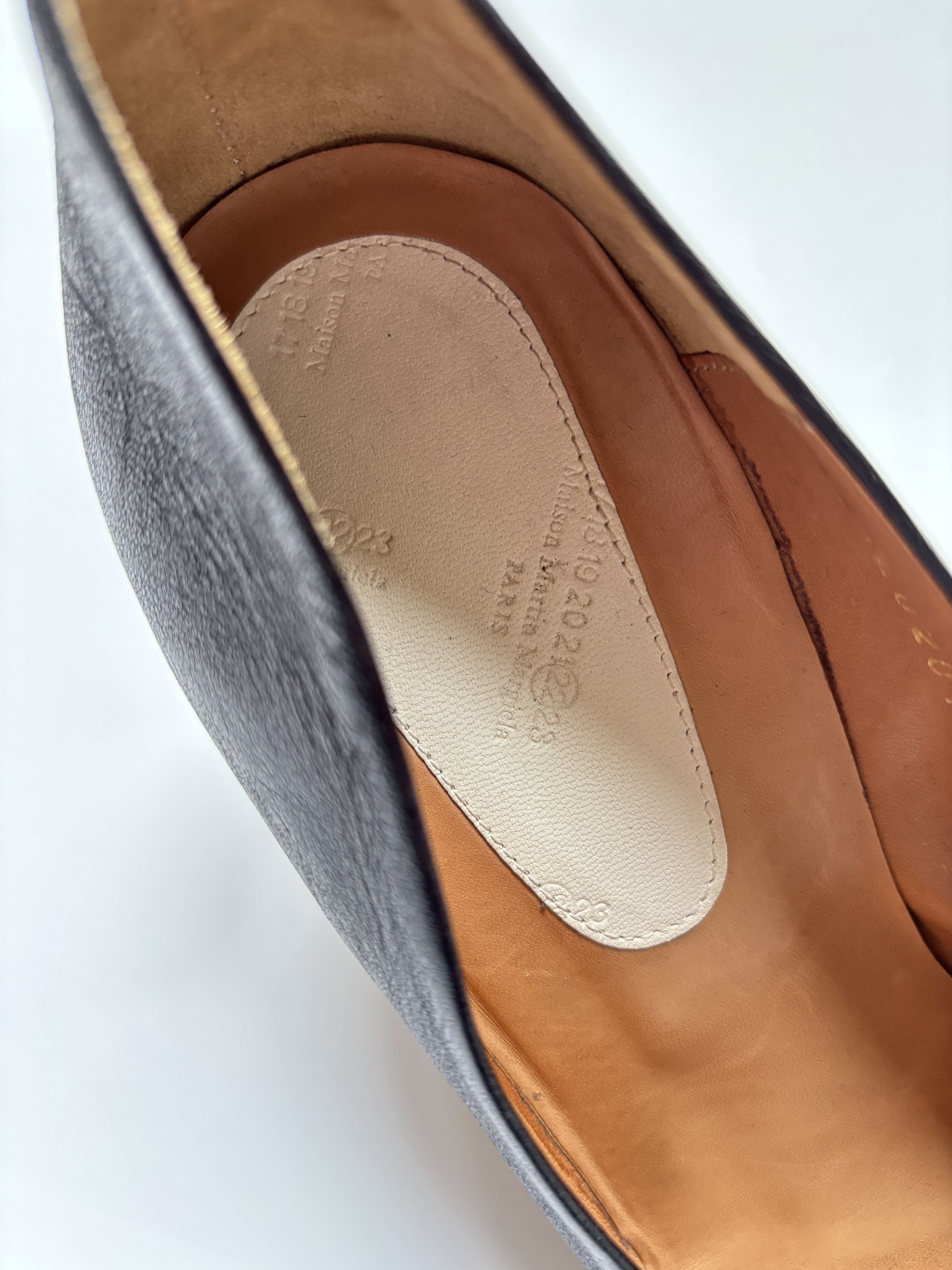Maison Margiela ⚡️QUICK SALE⚡️Margiela Black Round Toe, Round Heel Pumps Size US 9 / IT 39 - 9 Thumbnail