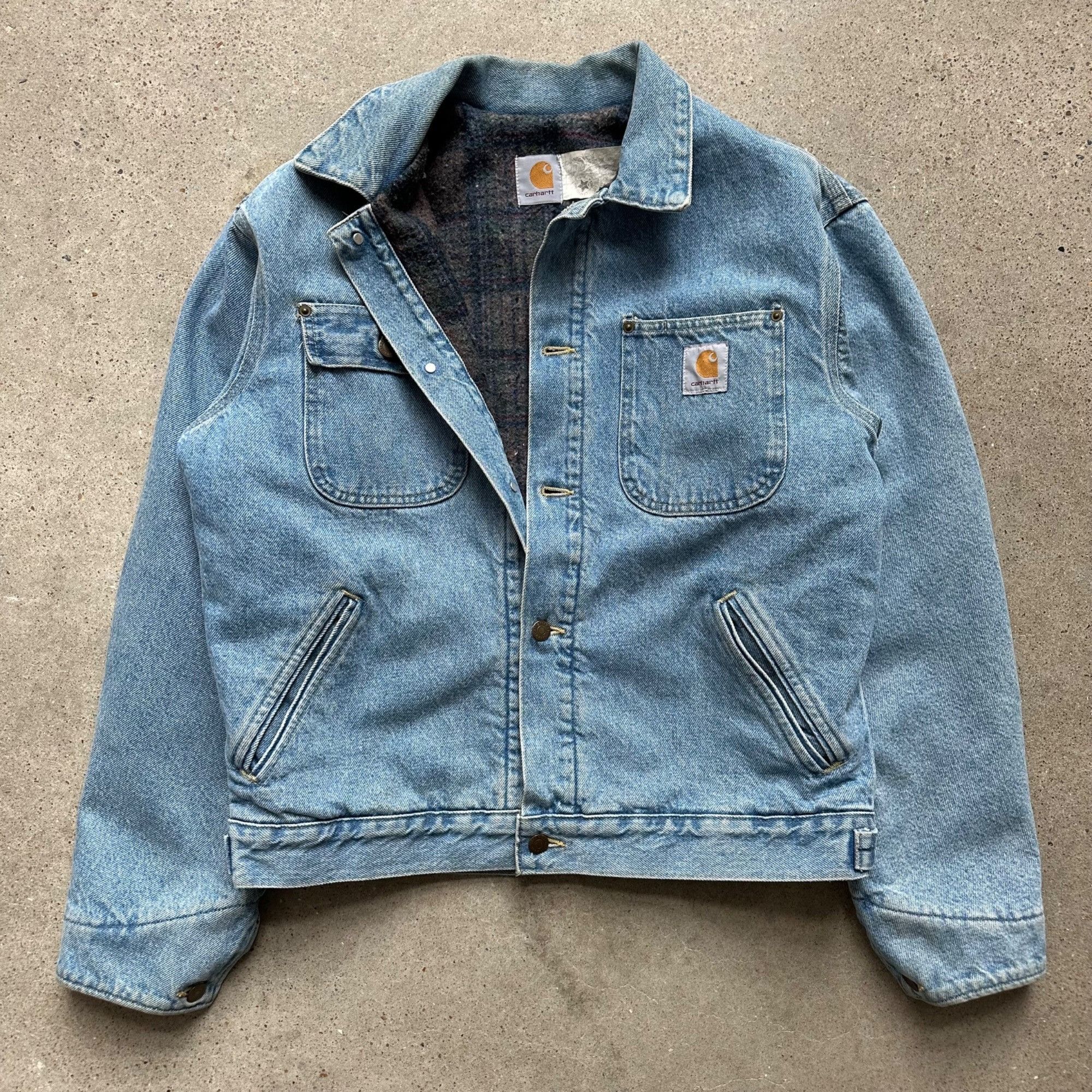 image of Blanket/flannel Lined Carhartt Jacket Jb1028 in Light Wash, Men's (Size Large)