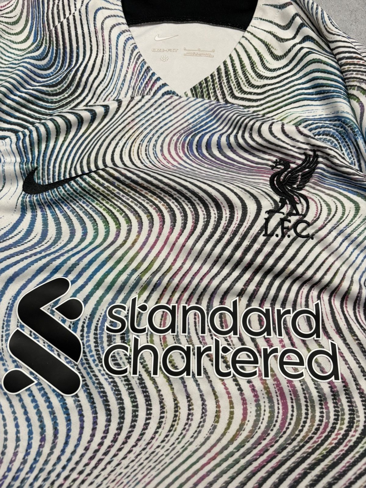 Nike Nike Liverpool 2022/23 Away Soccer Jersey Kit Psychedelic L Size US L / EU 52-54 / 3 - 5 Thumbnail