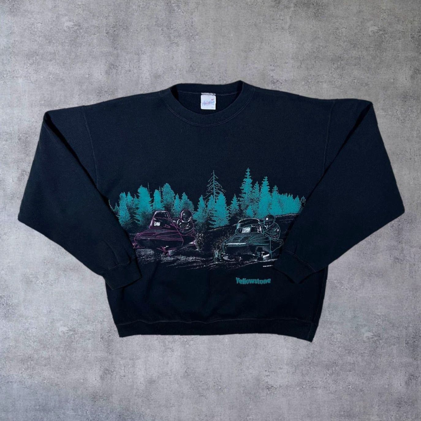 Vintage VINTAGE Alore (1992) Yellowstone Skimobile Snow Wildlife Graphic Sweatshirt L Black Mens Holiday 1990s USA Size US L / EU 52-54 / 3 - 2 Thumbnail