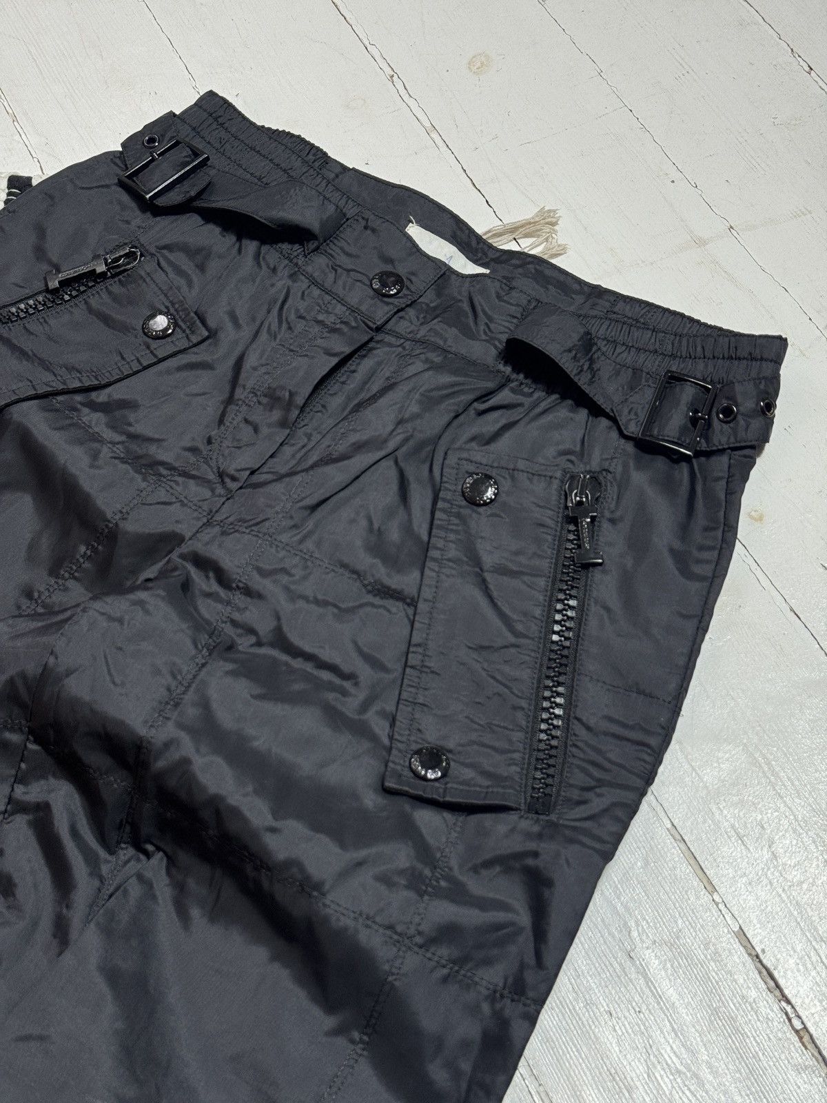 Iceberg VINTAGE ICEBERG NYLON AVANT GARDE PANTS Size 26" / US 2 / IT 38 - 6 Thumbnail