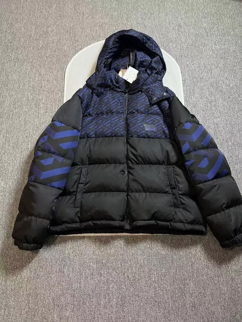 Versace Versace The black basket is full of printed down jackets Size US XXL / EU 58 / 5 - 1 Thumbnail