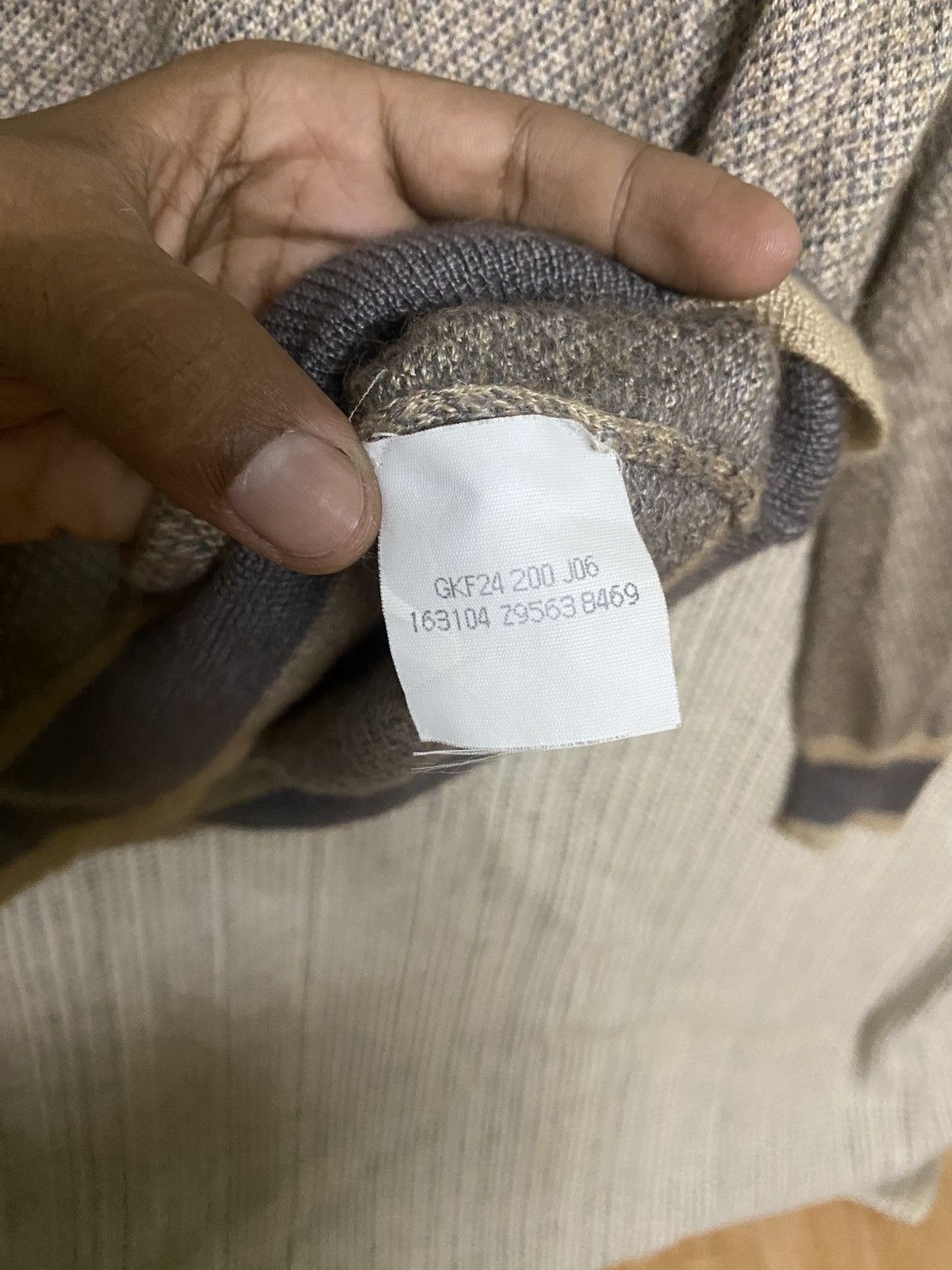 Gucci Gucci V-Neck Knit Sweater Grey Made in Italy Luxury Designer Size US S / EU 44-46 / 1 - 5 Thumbnail
