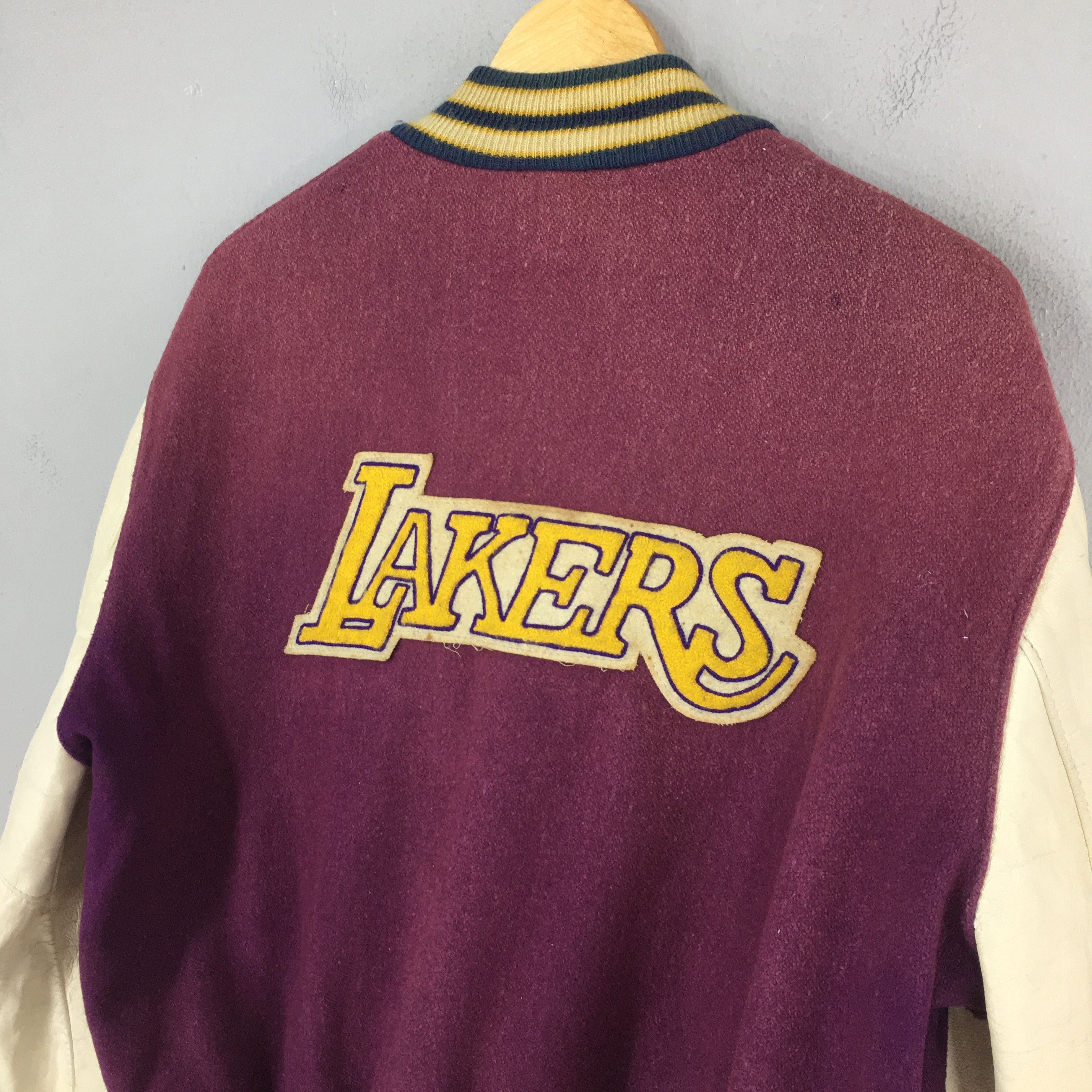 NBA Vintage 90s Los Angeles Lakers Nba Basketball Jacket L Size US L / EU 52-54 / 3 - 11 Thumbnail