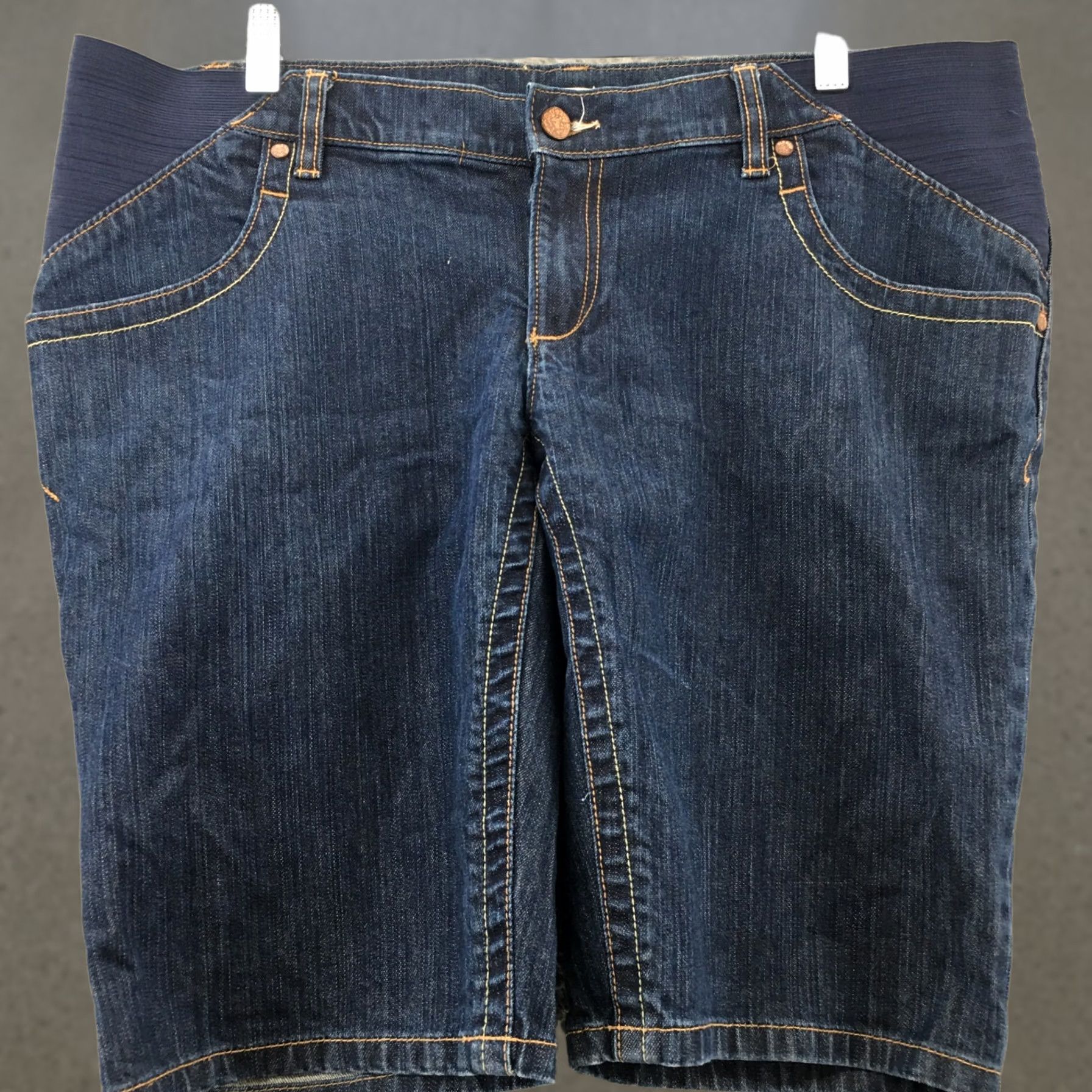 Old Navy Old Navy Bermuda Shorts Womens 12 Blue Denim Stretch Maternity Bermuda Shorts Womens 12 Blue Denim Stretch Size 34" / US 12 / IT 48 - 1 Thumbnail