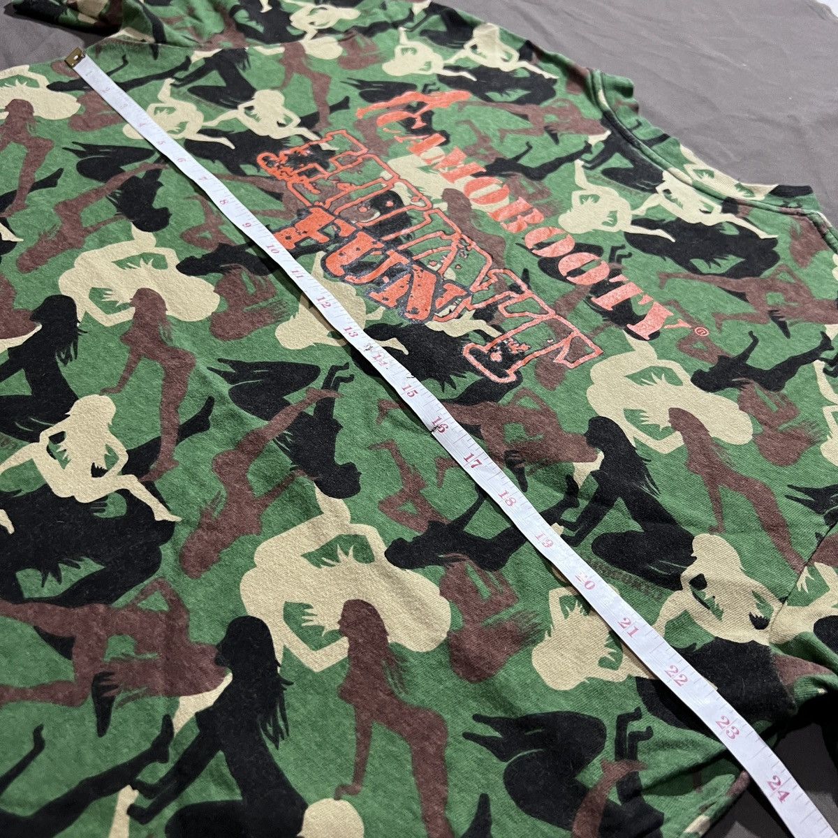 Japanese Brand Vintage CAMOBOOTY Sexy Camo Printed Tee XL porn Strip Nude Size US XL / EU 56 / 4 - 6 Thumbnail