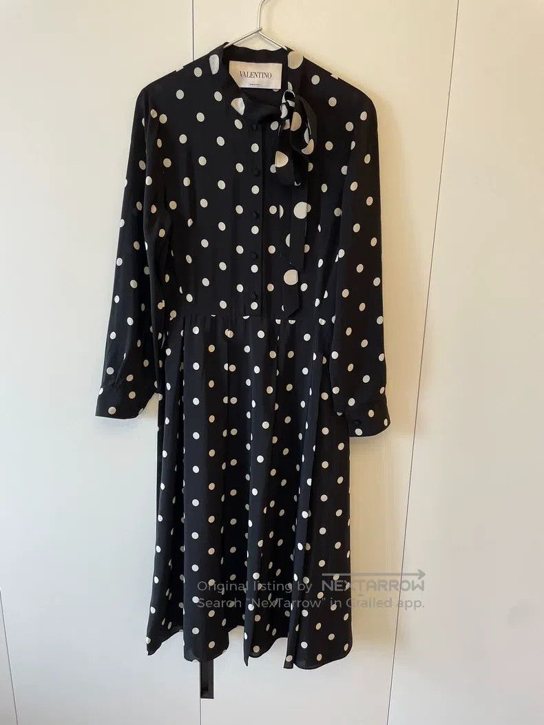 Other Valentino Main line polka dot silk dress Size M / US 6-8 / IT 42-44 - 1 Thumbnail