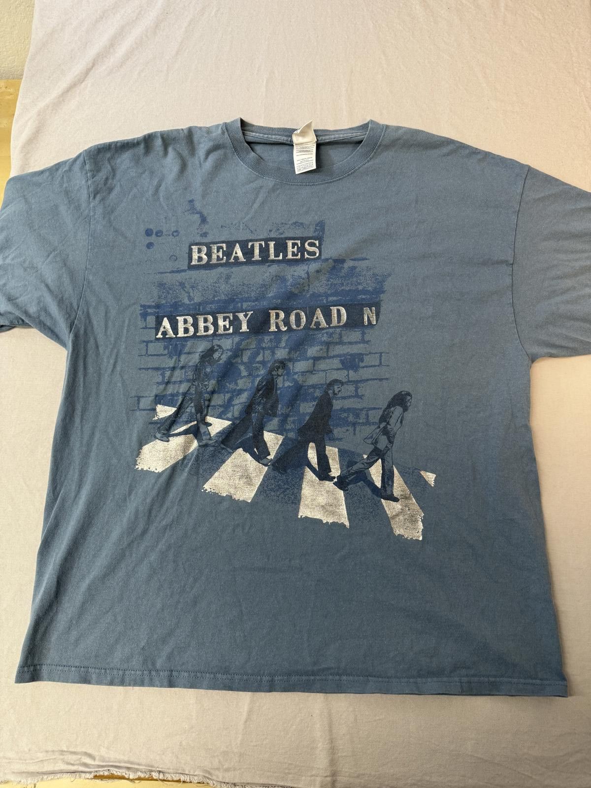 Designer VTG The Beatles Abbey Road T-shirt 2005 Metallic Tee 2XL Size US XXL / EU 58 / 5 - 1 Thumbnail
