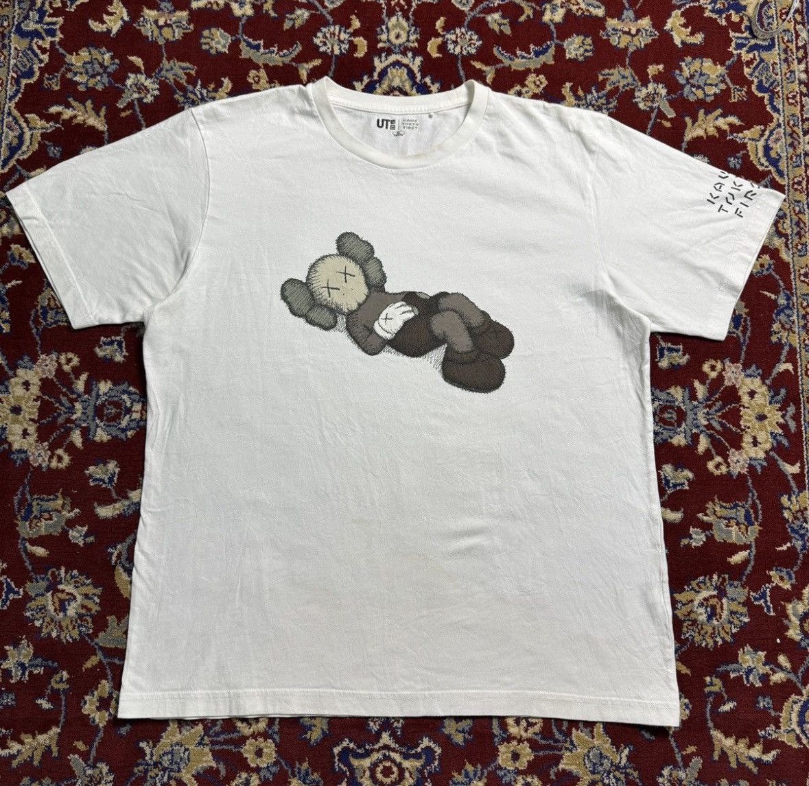 Japanese Brand Kaws x Uniqlo Tokyo artist graffiti tee Size US XL / EU 56 / 4 - 2 Thumbnail