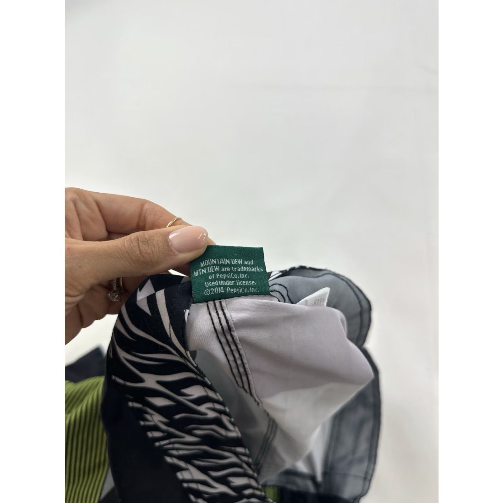 Logo 7 Mountain Dew Board Shorts Men 38 Multicolor Logo Drawstring Swim Bottom Mens Size US 38 / EU 54 - 7 Thumbnail