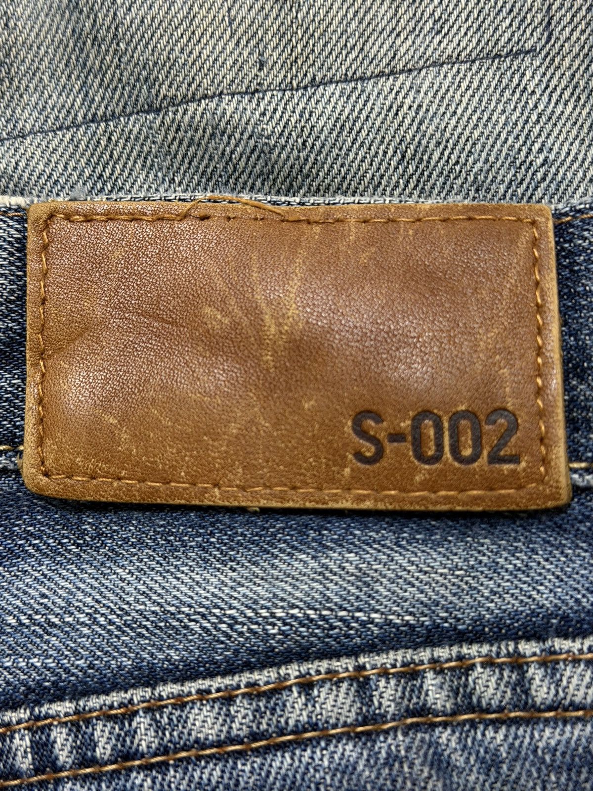 Uniqlo Vintage Y2K Uniqlo Faded Wash Distressed Straight Leg Jeans Size US 32 / EU 48 - 8 Thumbnail