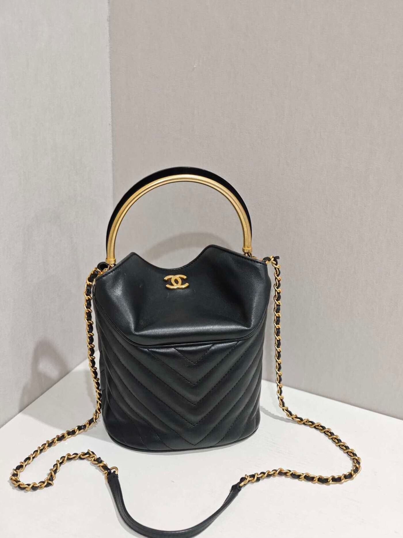 Chanel Pre-loved Bag Very good condition Size ONE SIZE - 1 Thumbnail