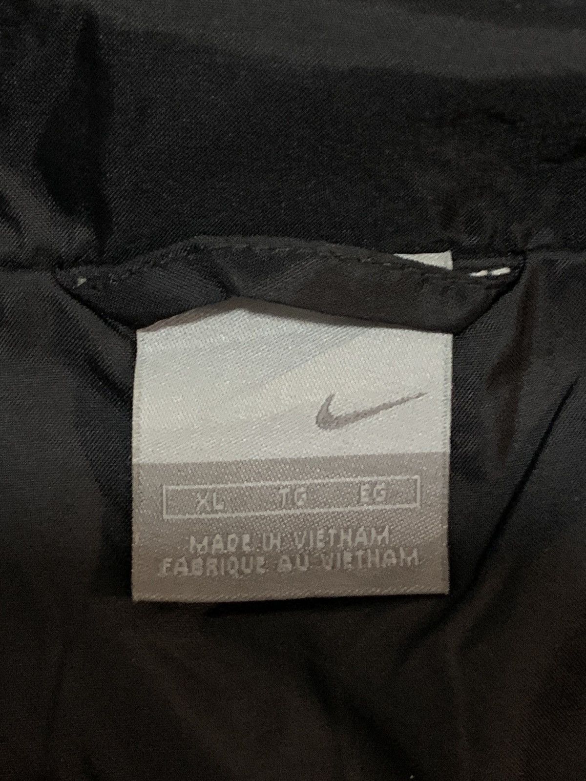 Nike Nike Metal Swoosh Logo Spell Out Zipper Windbreaker Size US XL / EU 56 / 4 - 6 Thumbnail