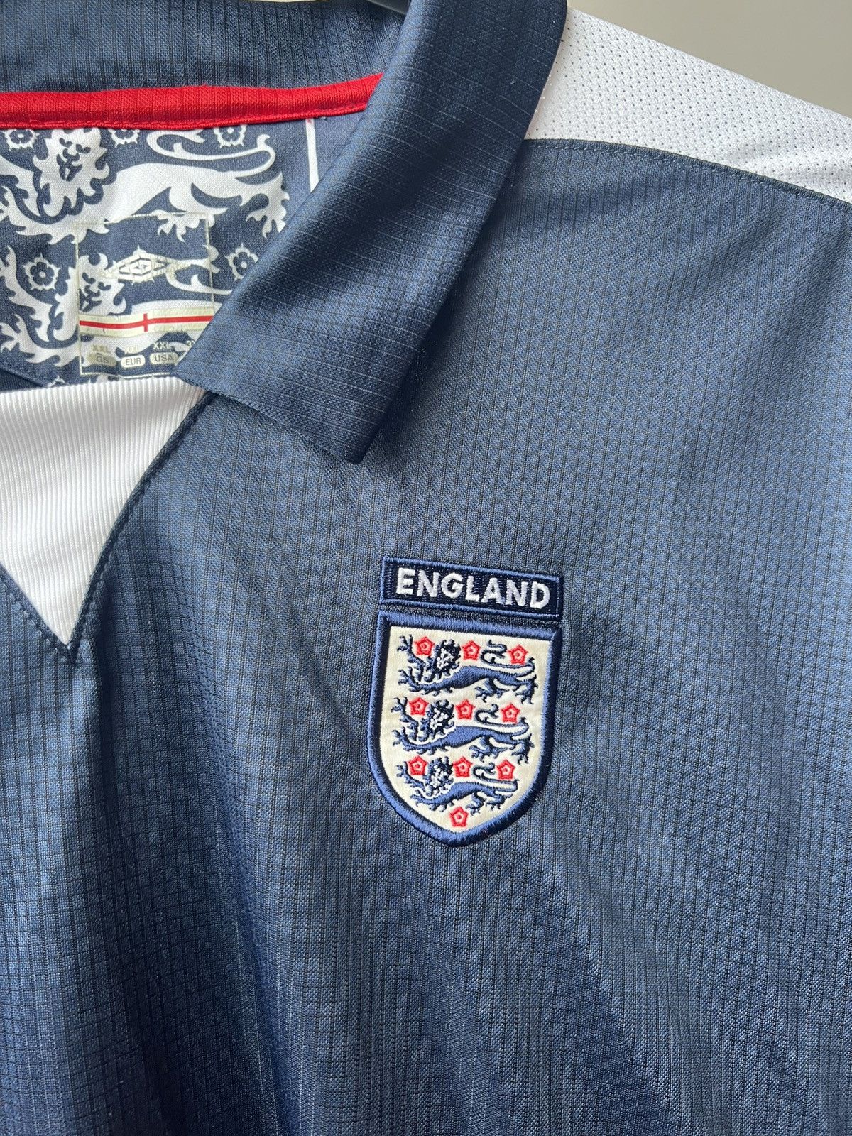 Umbro 2004/06 England Team training soccer football jersey shirt Size US XL / EU 56 / 4 - 5 Thumbnail