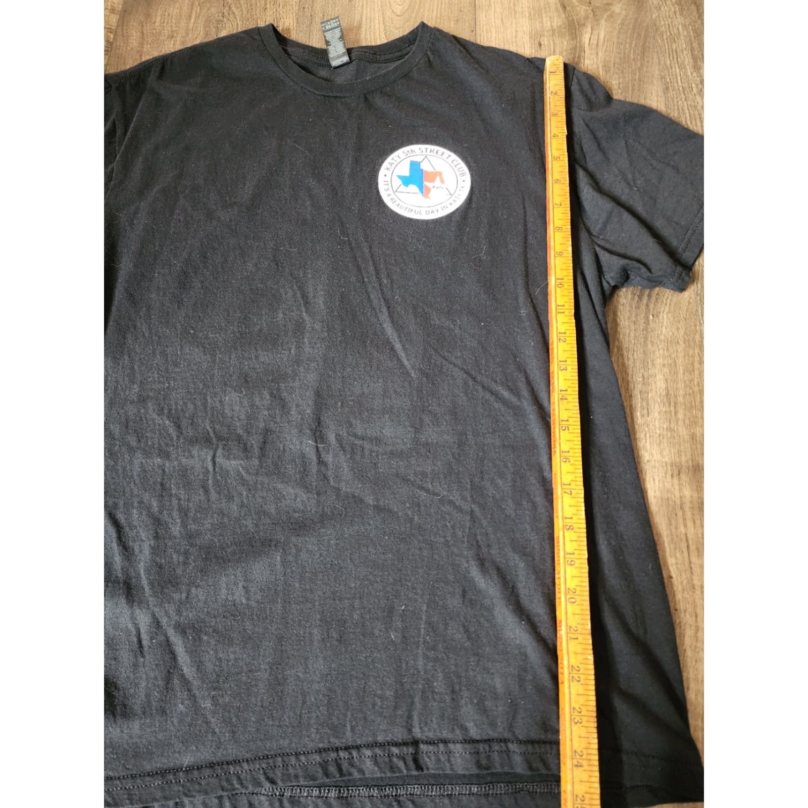 Gildan Mens L T-Shirt Black 90s Gildan Short Sleeve Crew Neck Katy Texas Character Defect Stitch Tee Size US L / EU 52-54 / 3 - 2 Thumbnail