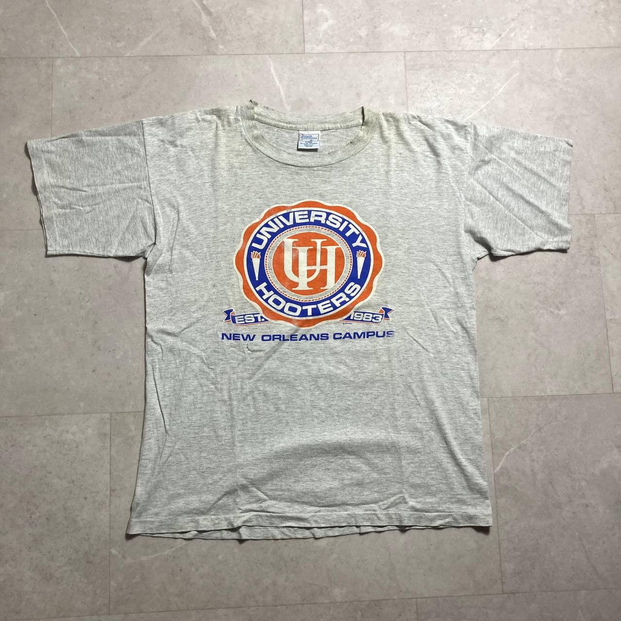 Vintage Vintage 90s Hooters University New Orleans Campus Tee Size US XL / EU 56 / 4 - 1 Thumbnail