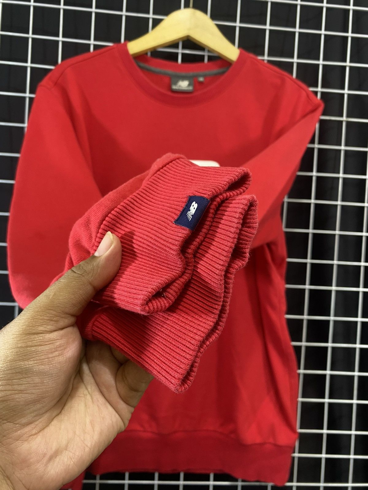 New Balance VINTAGE!! NEW BALANCE PRINTED LOGO SWEATSHIRT RED Size US XL / EU 56 / 4 - 3 Thumbnail