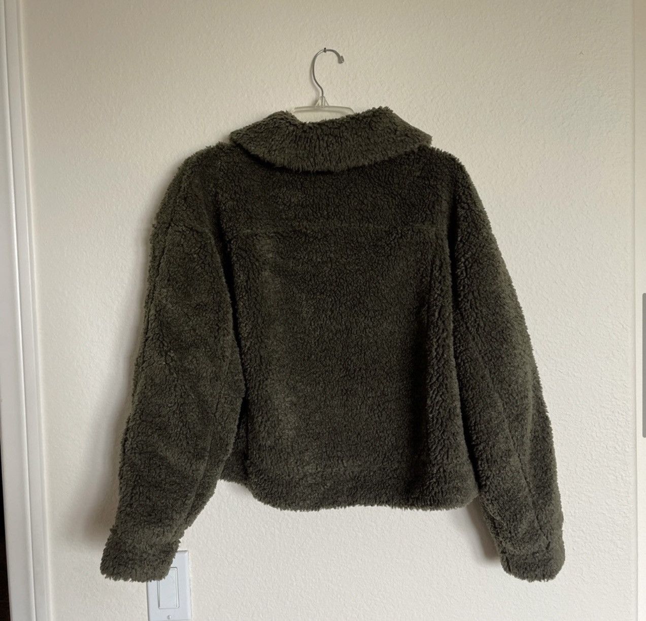 Lululemon Lululemon Textured Fleece Button Jacket in Dark Olive Size L / US 10 / IT 46 - 8 Thumbnail