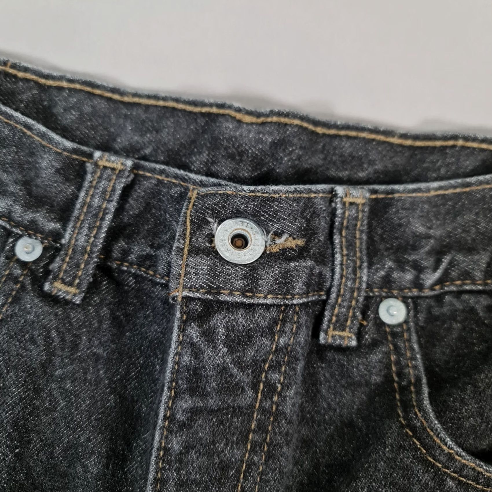 Levi's VINTAGE Levi's 620 Jeans Grey W32 L31 Orange Tag Denim 90s Made In UK Mens Jeans 90s Mens Clothing Size US 32 / EU 48 - 3 Thumbnail